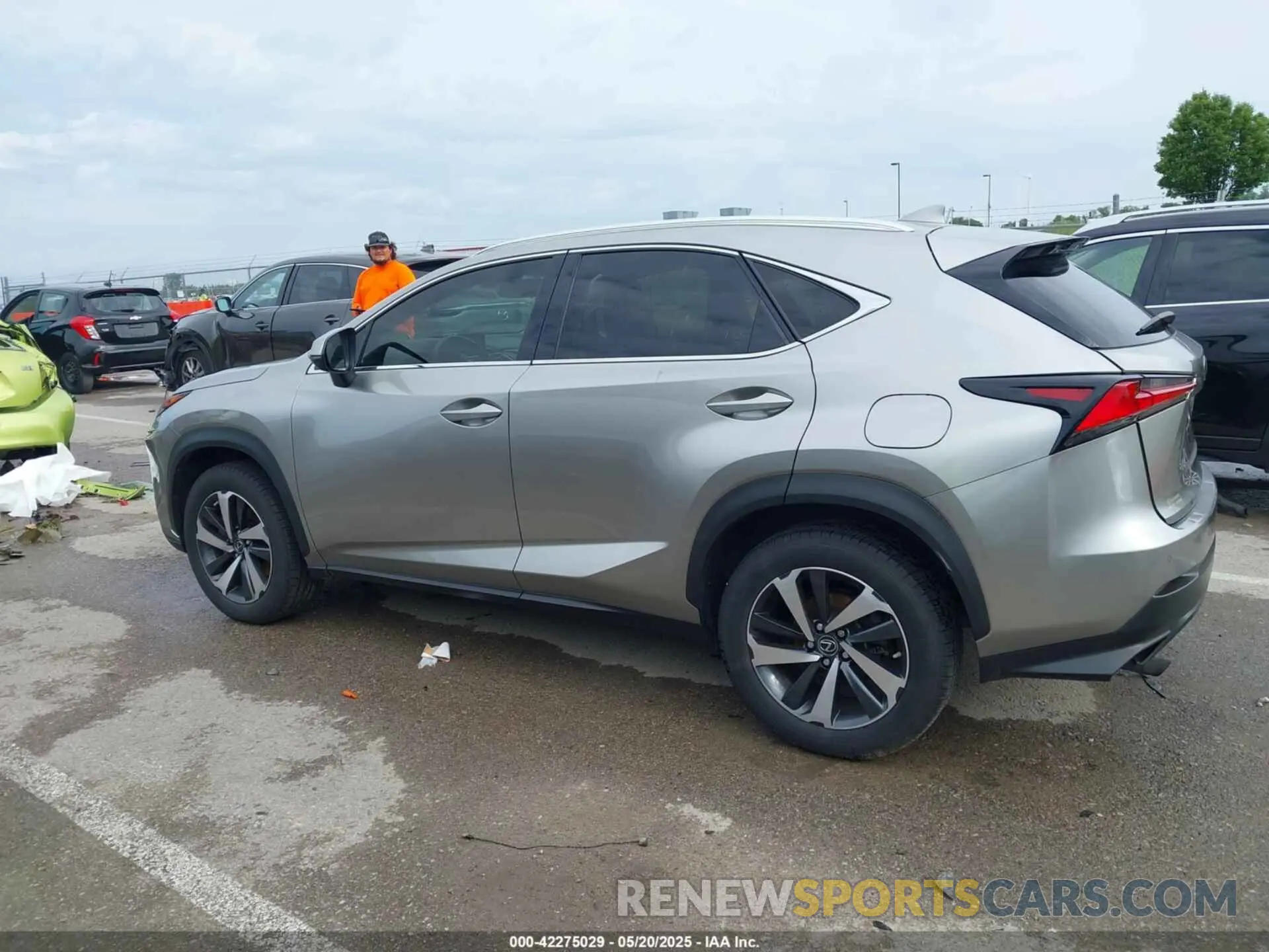 14 Photograph of a damaged car JTJGARDZXL5003064 LEXUS NX 300 2020