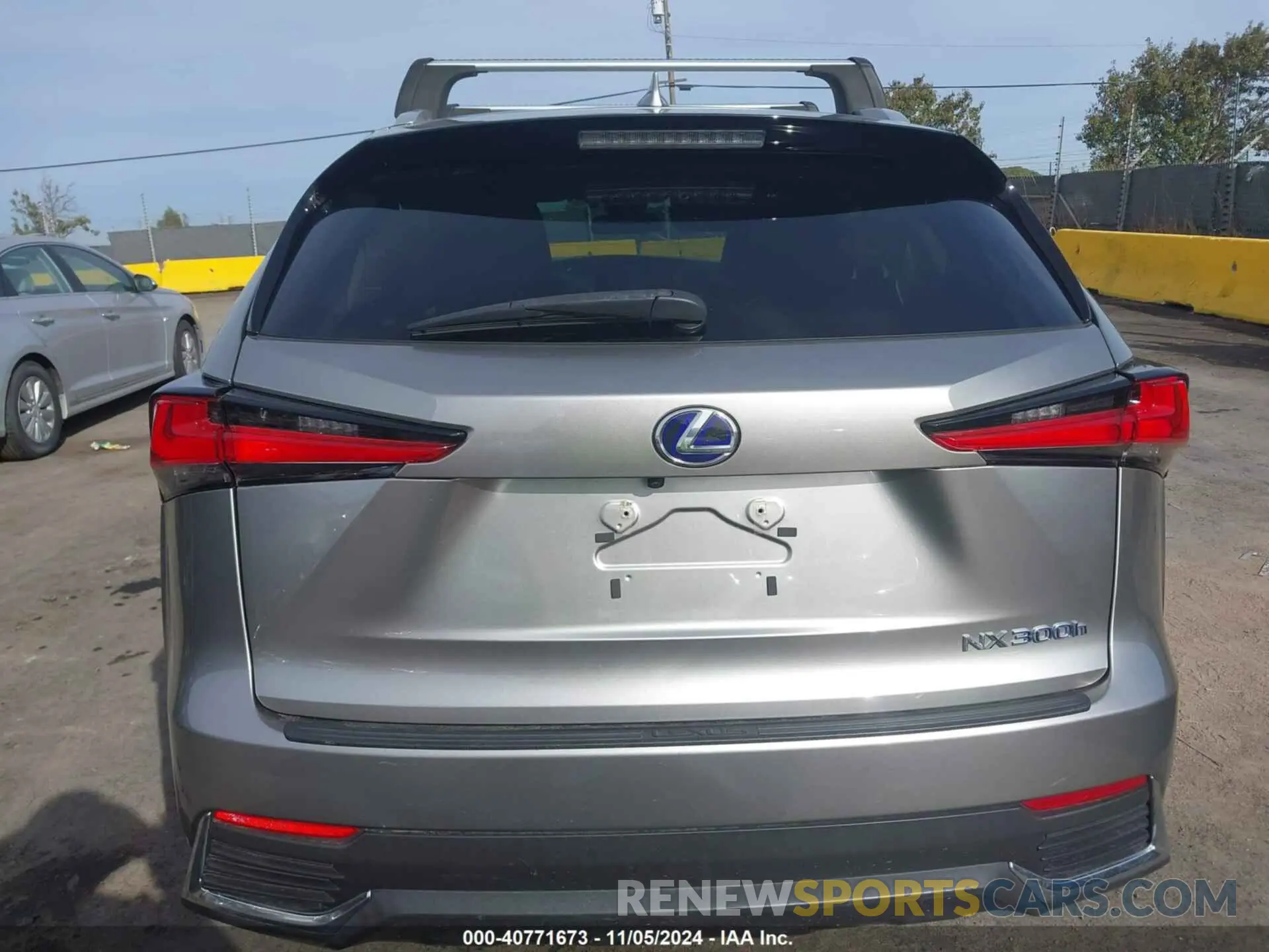17 Photograph of a damaged car JTJAJRDZ5L2129081 LEXUS NX 300H 2020