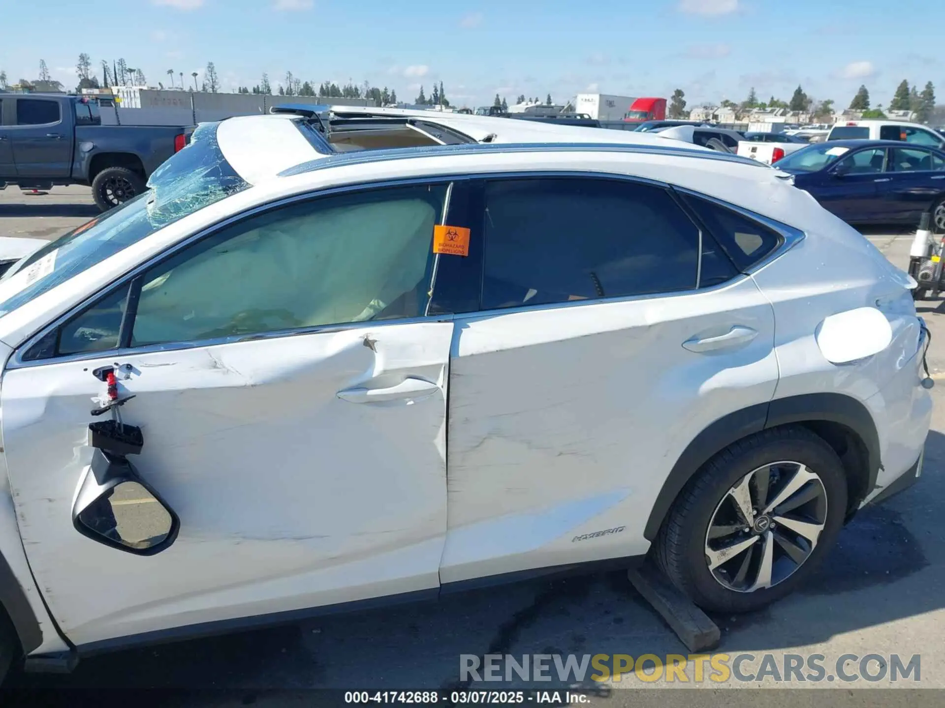 19 Photograph of a damaged car JTJGJRDZ3M2166674 LEXUS NX 300H 2021