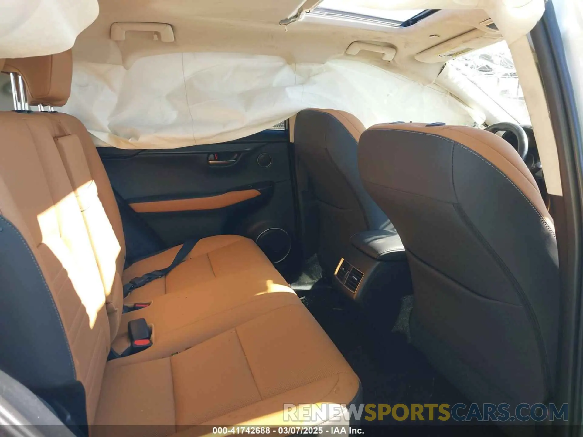 8 Photograph of a damaged car JTJGJRDZ3M2166674 LEXUS NX 300H 2021