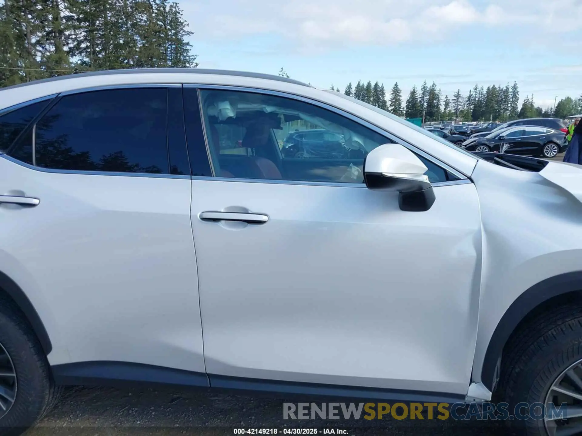 14 Photograph of a damaged car 2T2AGCEZ8NC004511 LEXUS NX 350 2022