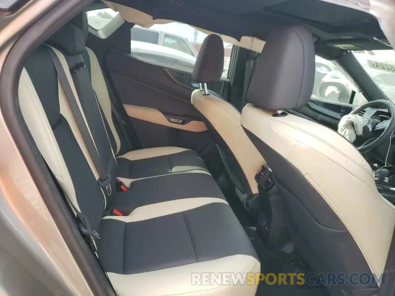 11 Photograph of a damaged car 2T2GGCEZ1NC008202 LEXUS NX 350 2022