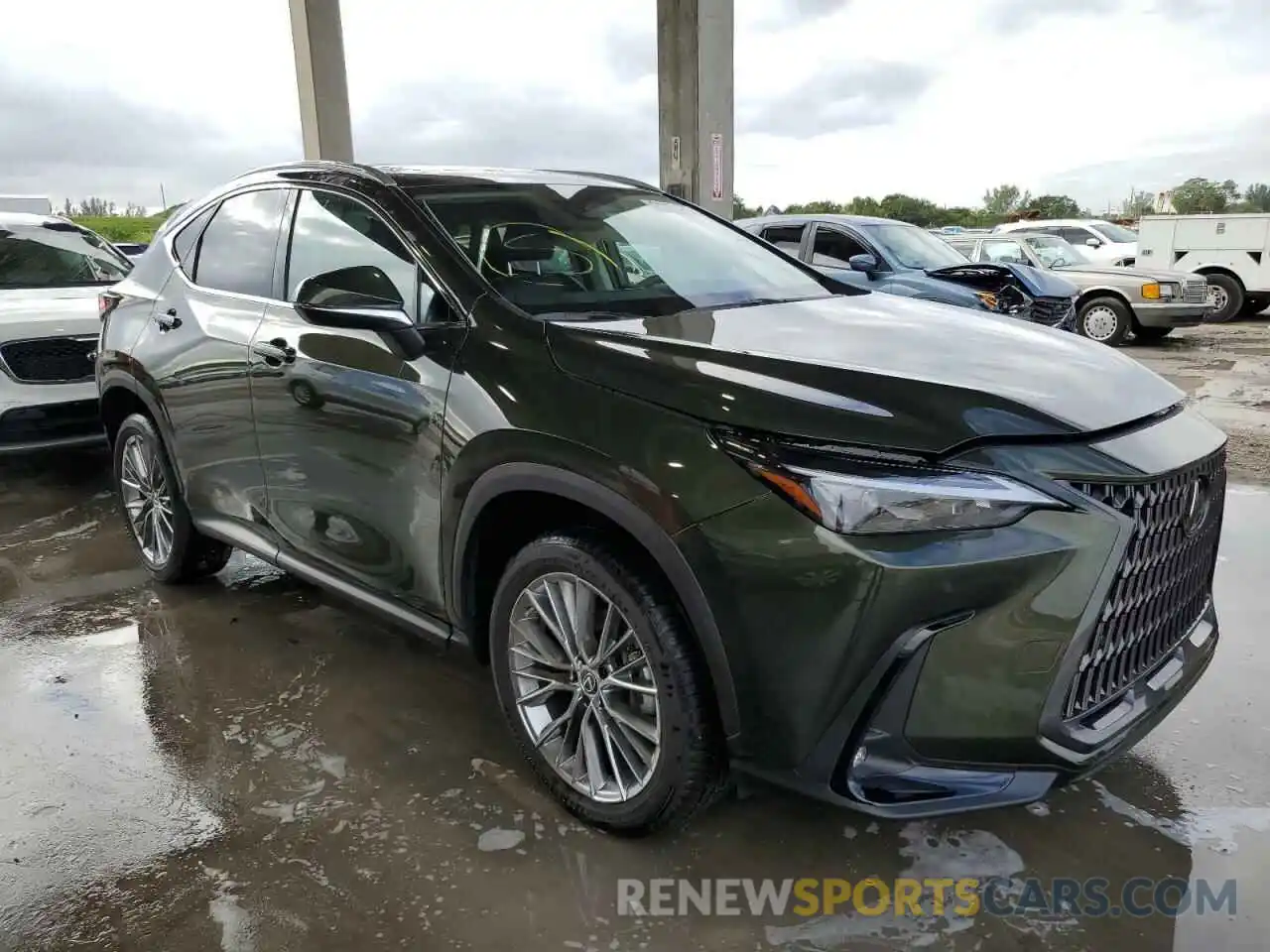 4 Photograph of a damaged car 2T2GGCEZ2NC012307 LEXUS NX 350 2022