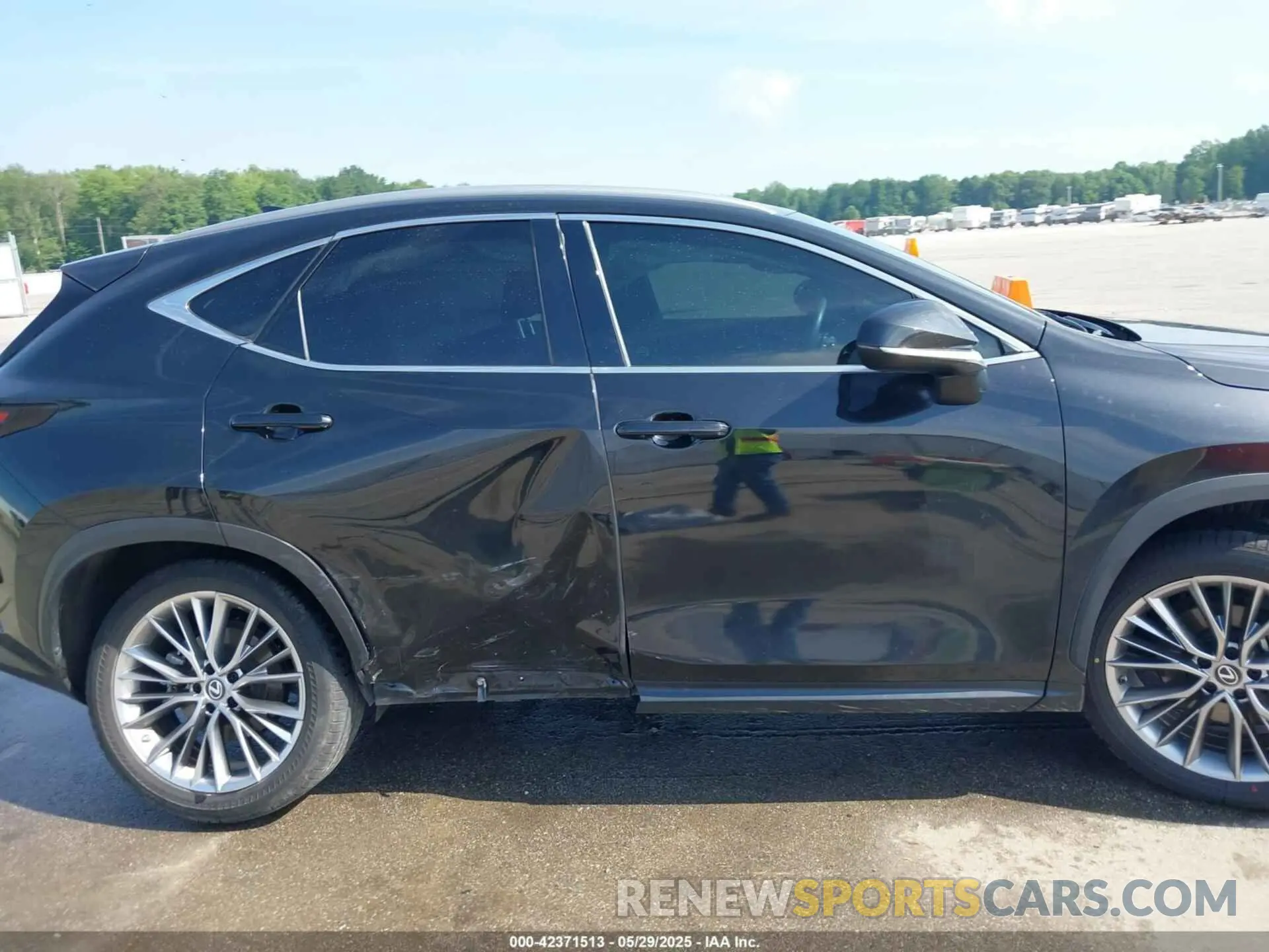 13 Photograph of a damaged car 2T2GGCEZ4NC003026 LEXUS NX 350 2022