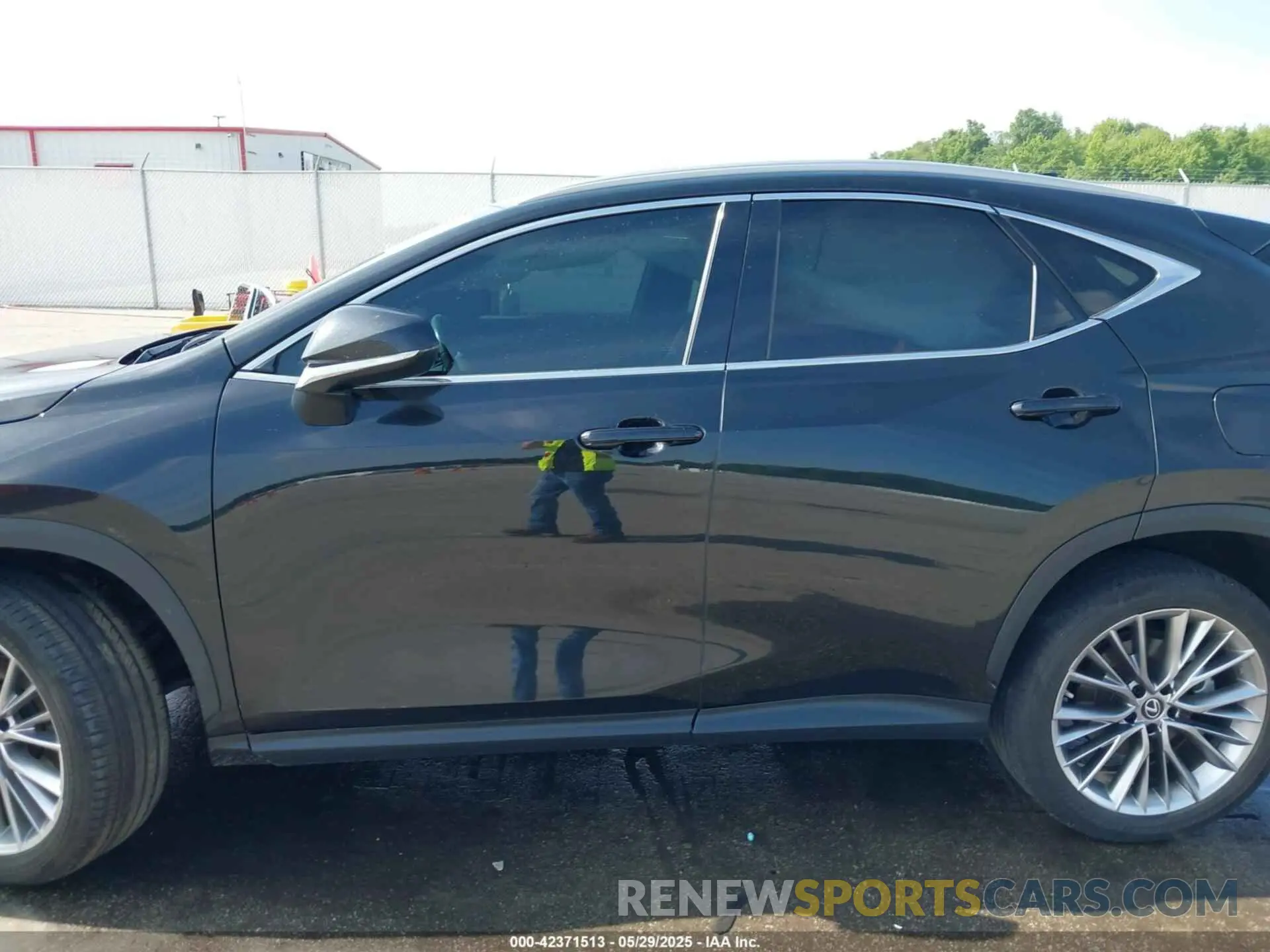 14 Photograph of a damaged car 2T2GGCEZ4NC003026 LEXUS NX 350 2022