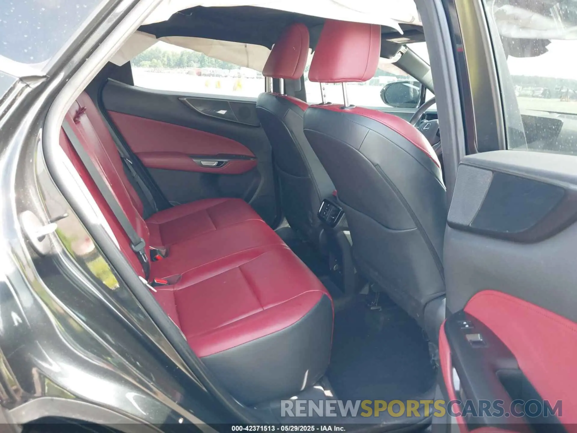8 Photograph of a damaged car 2T2GGCEZ4NC003026 LEXUS NX 350 2022