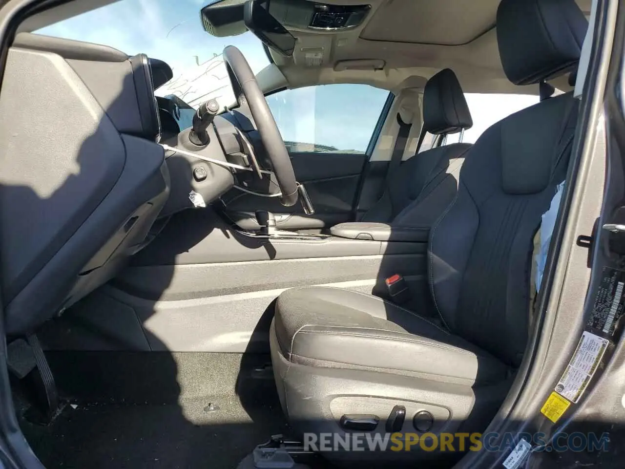 7 Photograph of a damaged car 2T2GGCEZXPC022019 LEXUS NX 350 2023