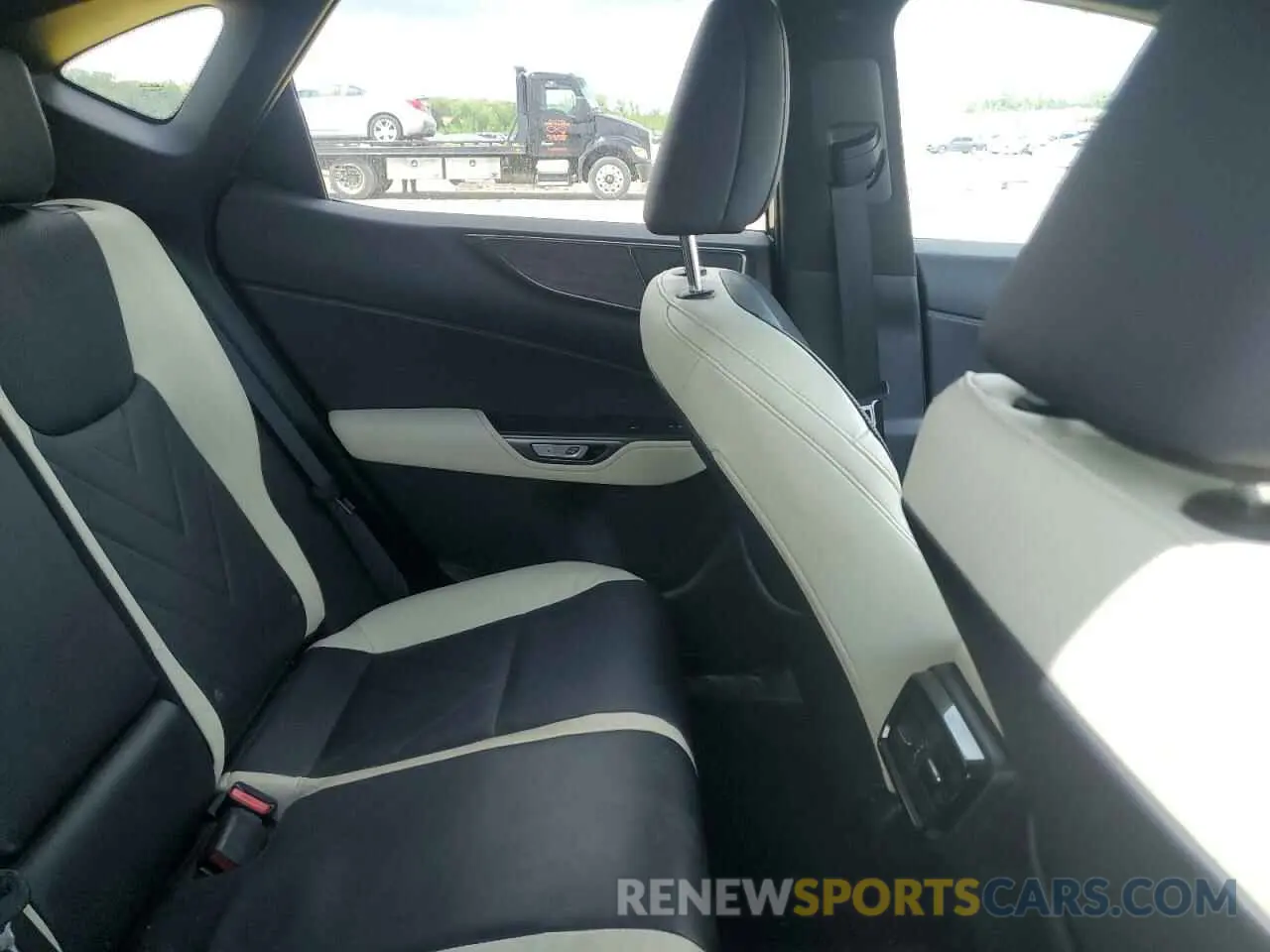 10 Photograph of a damaged car 2T2HGCEZXPC027533 LEXUS NX 350 2023