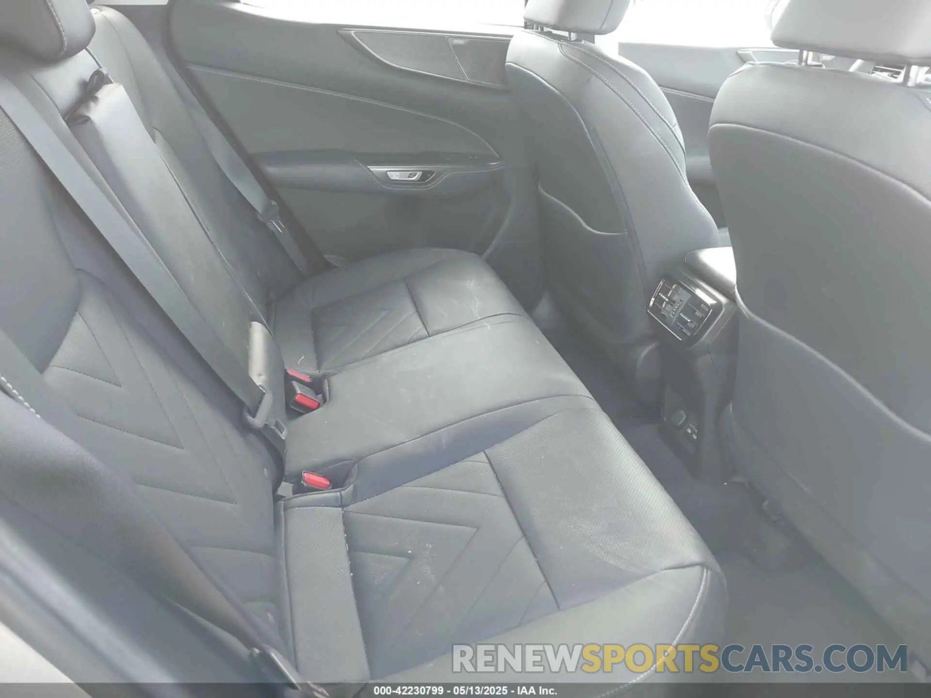 8 Photograph of a damaged car 2T2HGCEZ3RC032785 LEXUS NX 350 2024