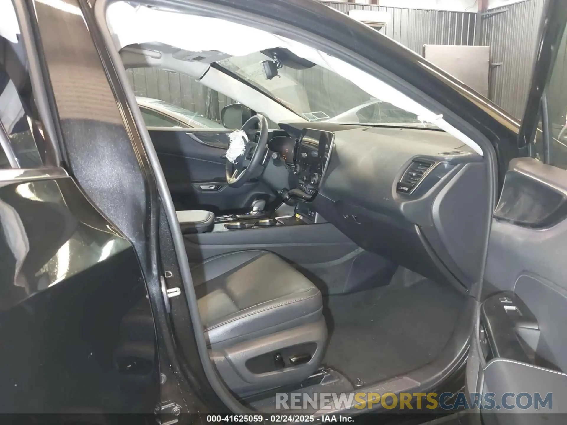 5 Photograph of a damaged car 2T2GGCEZ5SC063294 LEXUS NX 350 2025