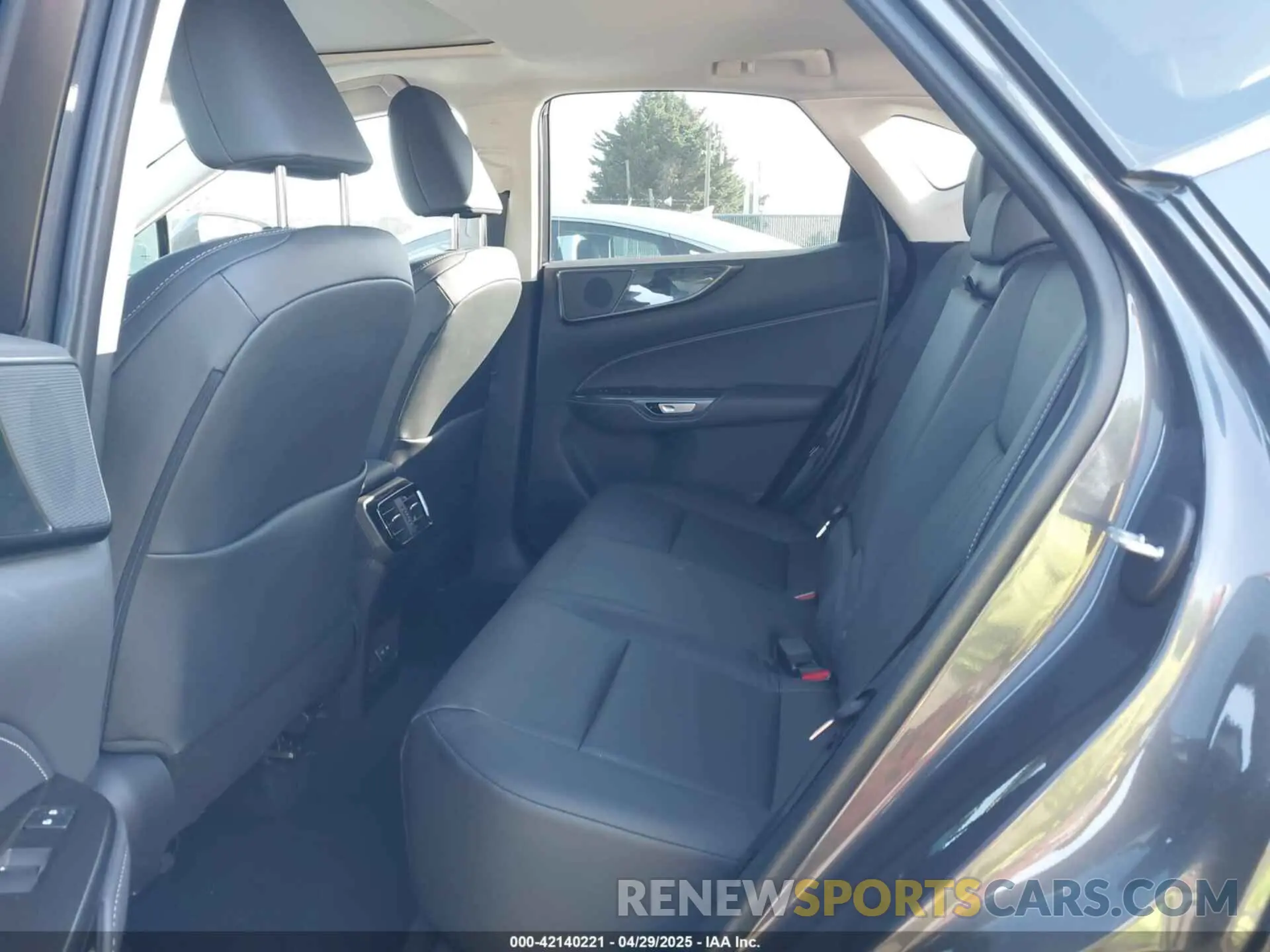 8 Photograph of a damaged car 2T2GGCEZ9SC076615 LEXUS NX 350 2025