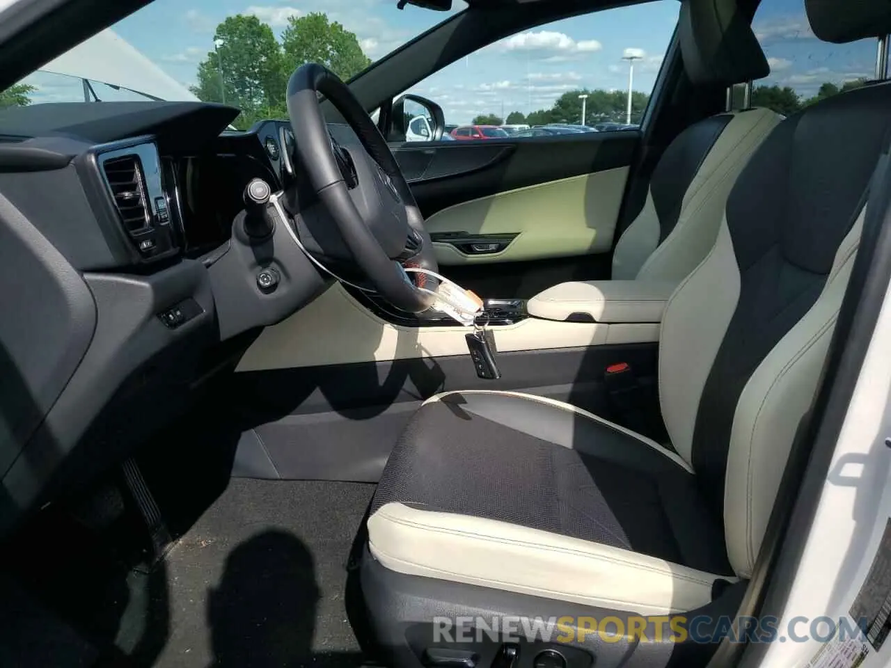 7 Photograph of a damaged car 2T2HGCEZ1RC048676 LEXUS NX 350 LUX 2024