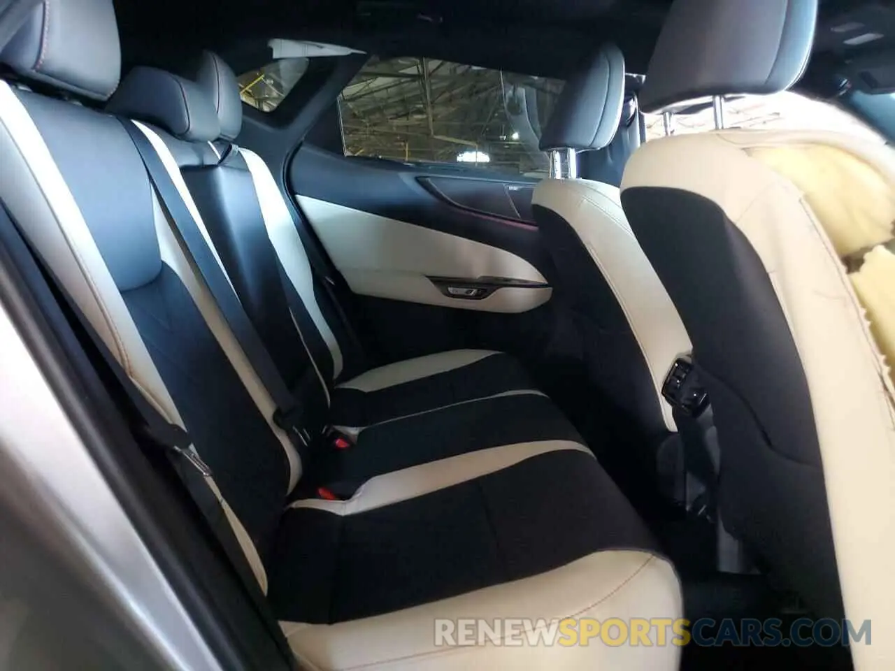 10 Photograph of a damaged car 2T2HGCEZXRC036431 LEXUS NX 350 LUX 2024