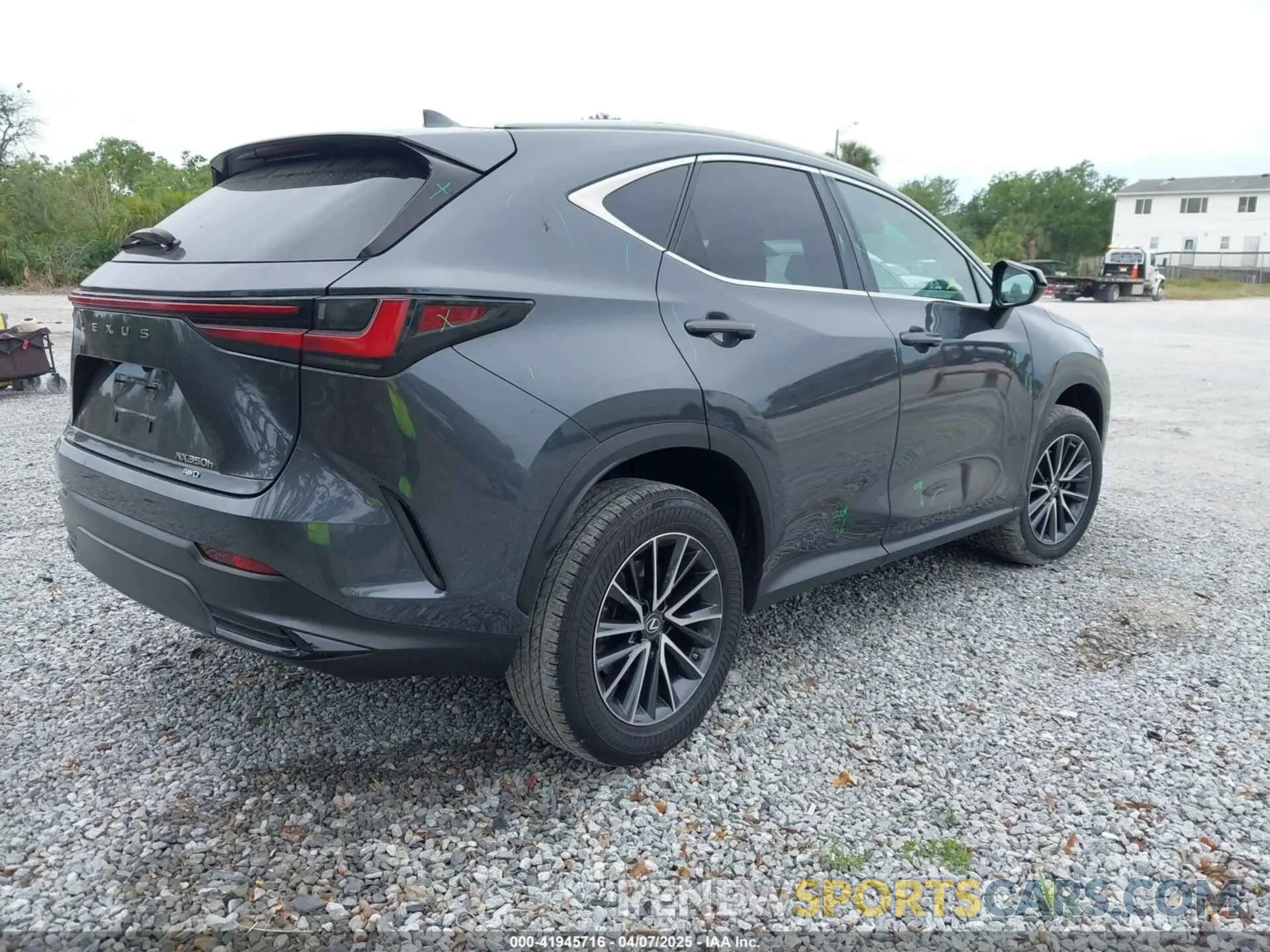 4 Photograph of a damaged car 2T2AKCEZ1NC001321 LEXUS NX 350H 2022