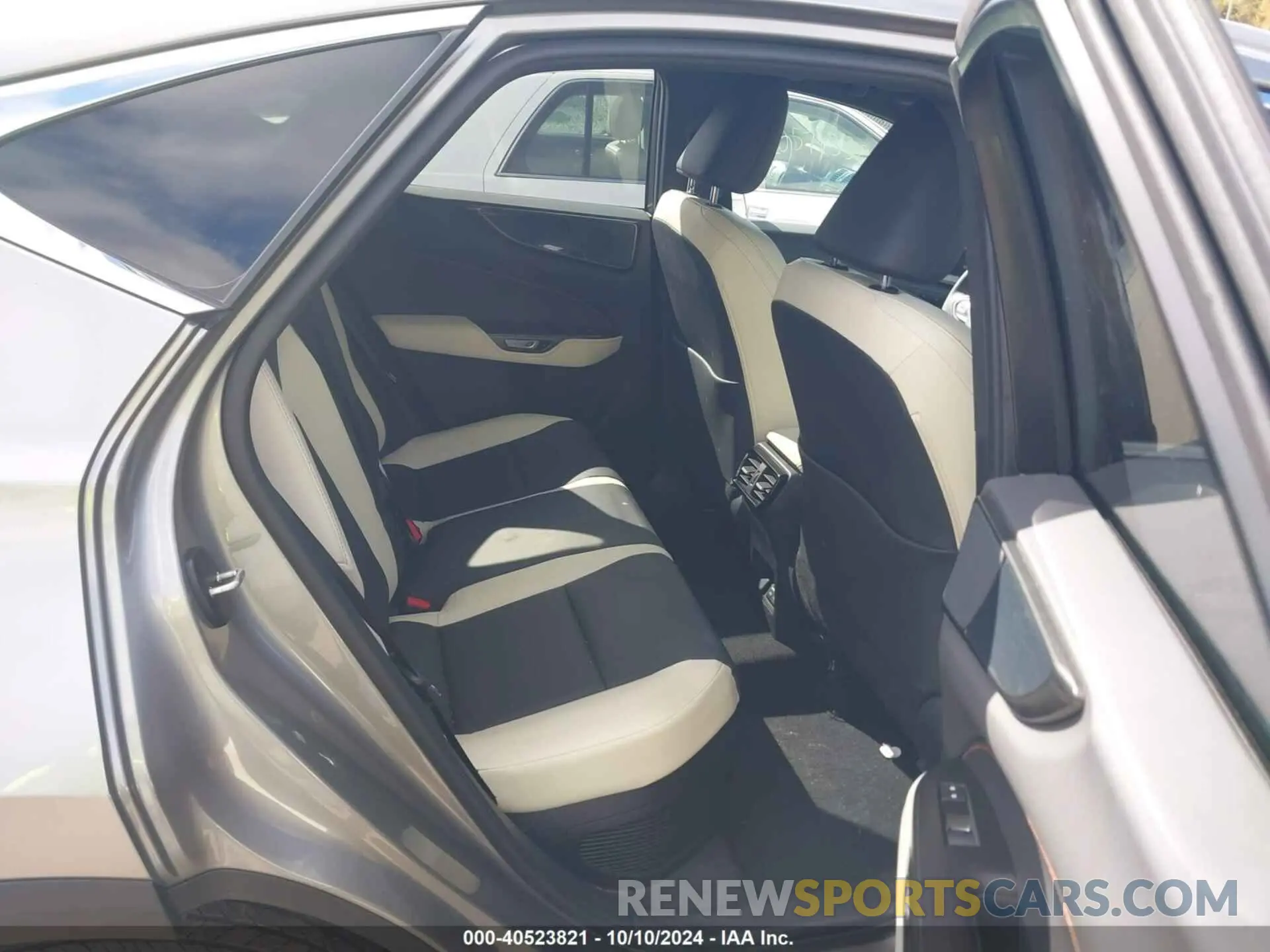 8 Photograph of a damaged car 2T2GKCEZXNC006902 LEXUS NX 350H 2022