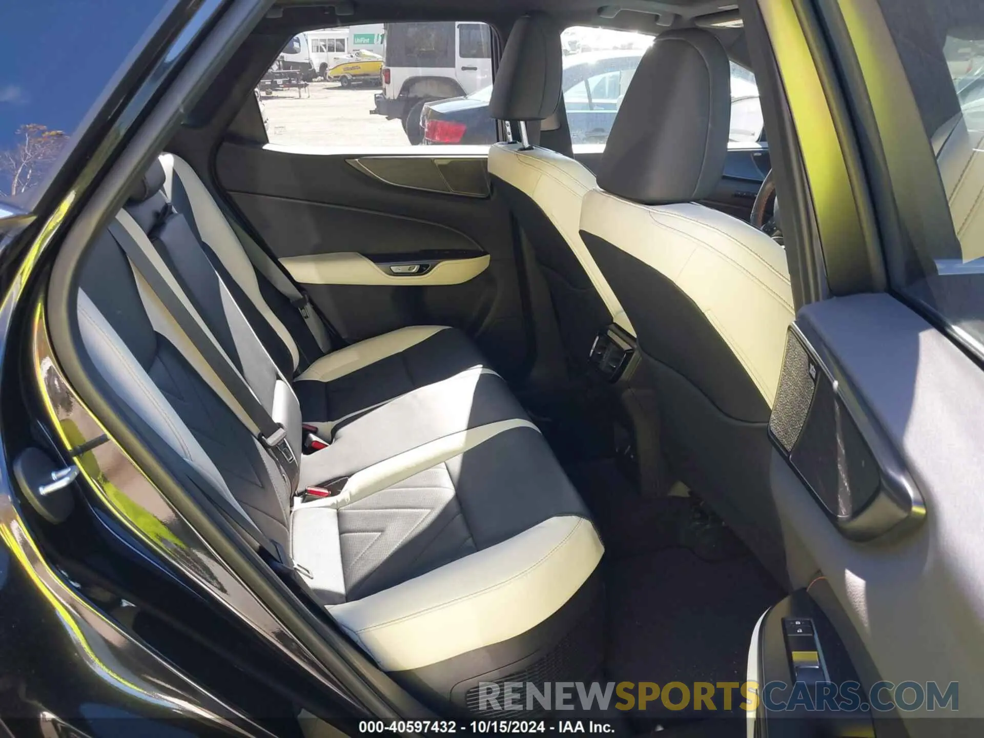 8 Photograph of a damaged car 2T2HKCEZ5NC005595 LEXUS NX 350H 2022