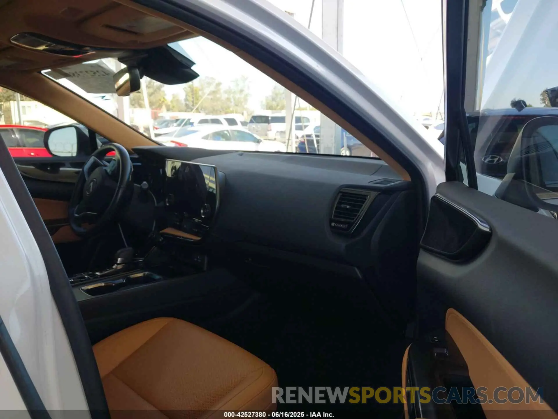 5 Photograph of a damaged car JTJAKCEZ4N5004616 LEXUS NX 350H 2022