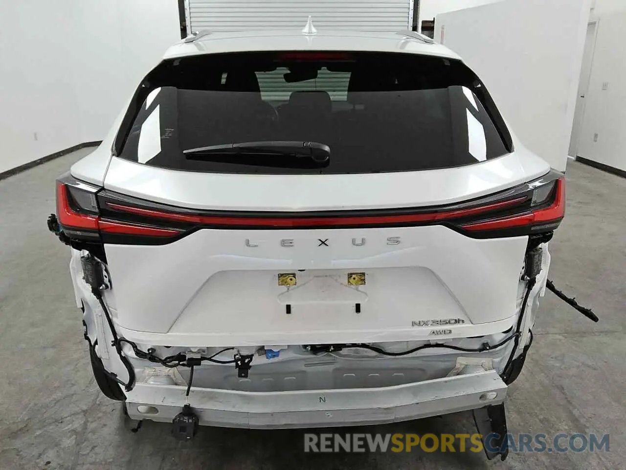 6 Photograph of a damaged car JTJHKCEZ3N5001933 LEXUS NX 350H 2022