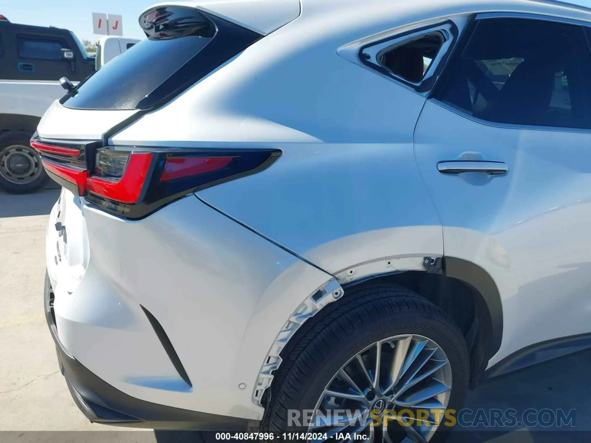 19 Photograph of a damaged car JTJHKCEZXN5004487 LEXUS NX 350H 2022
