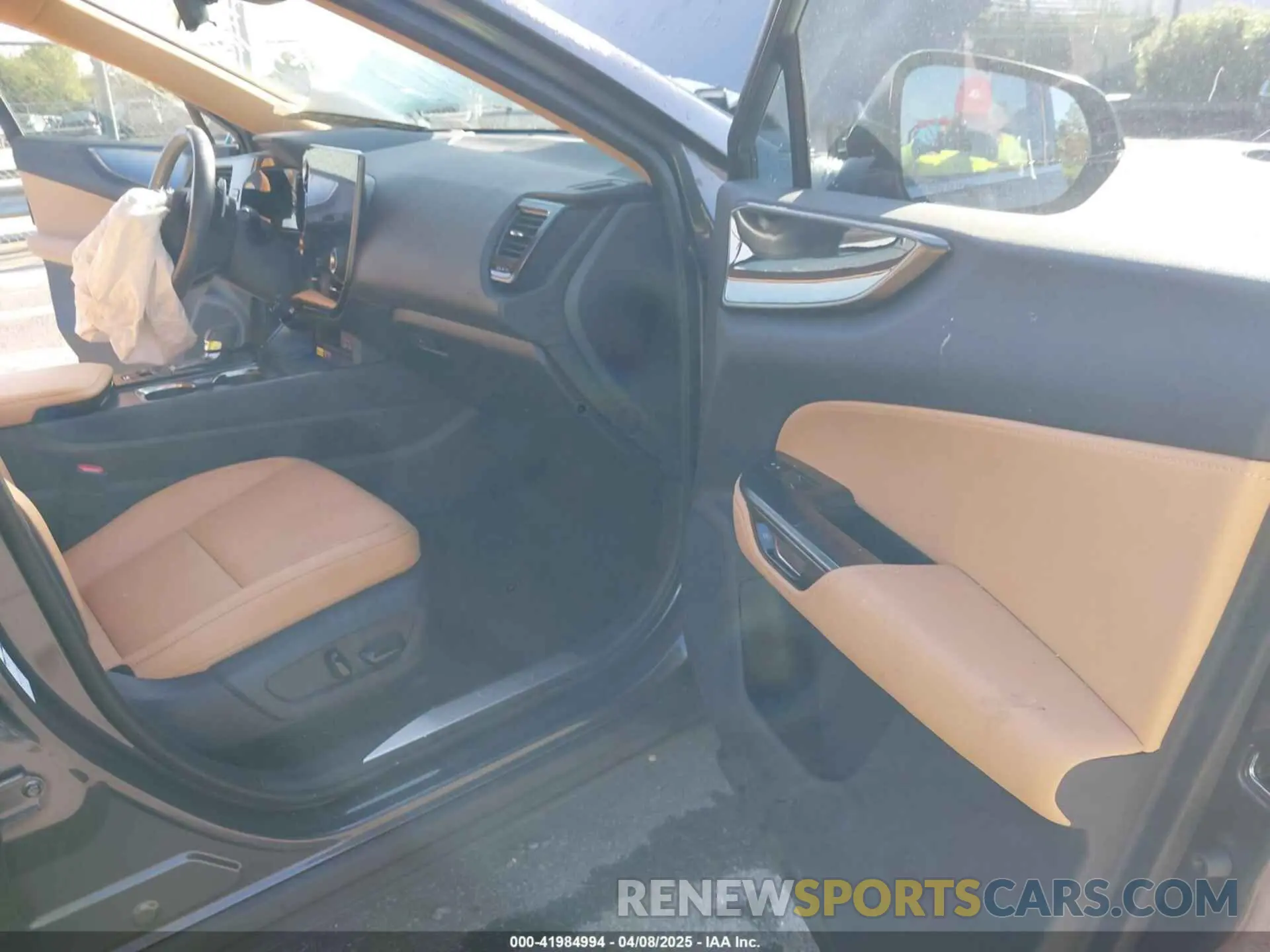 5 Photograph of a damaged car 2T2GKCEZXPC015134 LEXUS NX 350H 2023