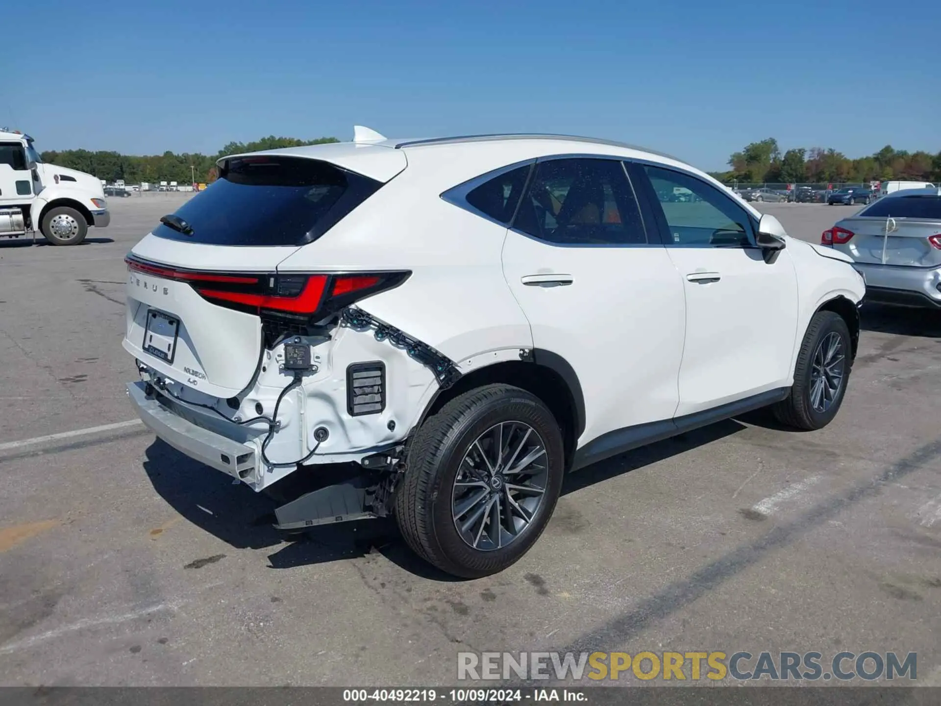4 Photograph of a damaged car 2T2AKCEZ7RC030229 LEXUS NX 350H 2024