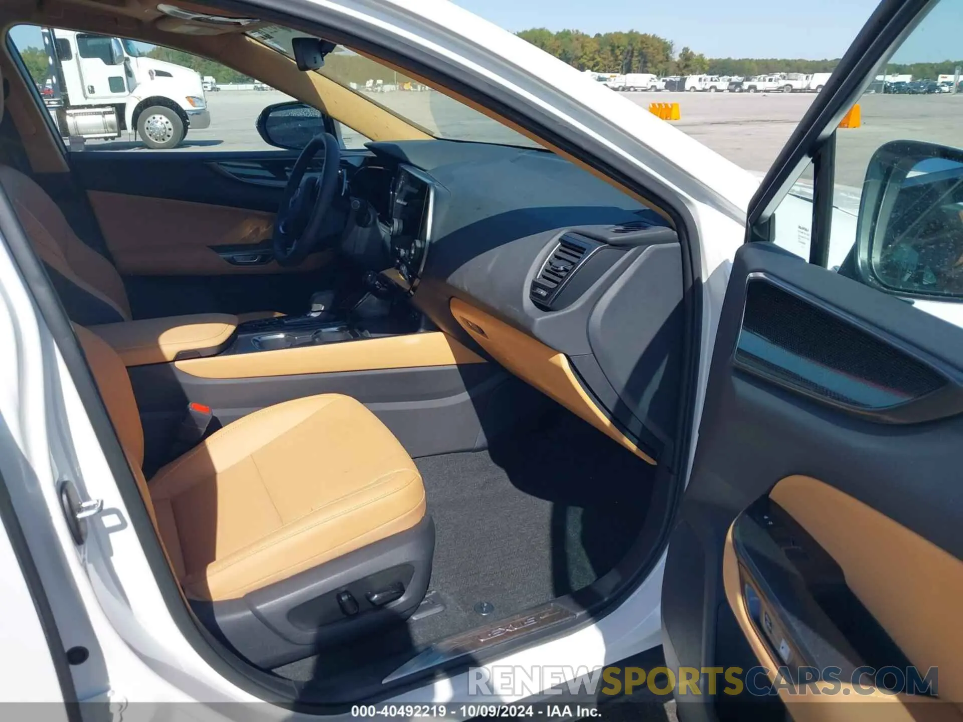 5 Photograph of a damaged car 2T2AKCEZ7RC030229 LEXUS NX 350H 2024