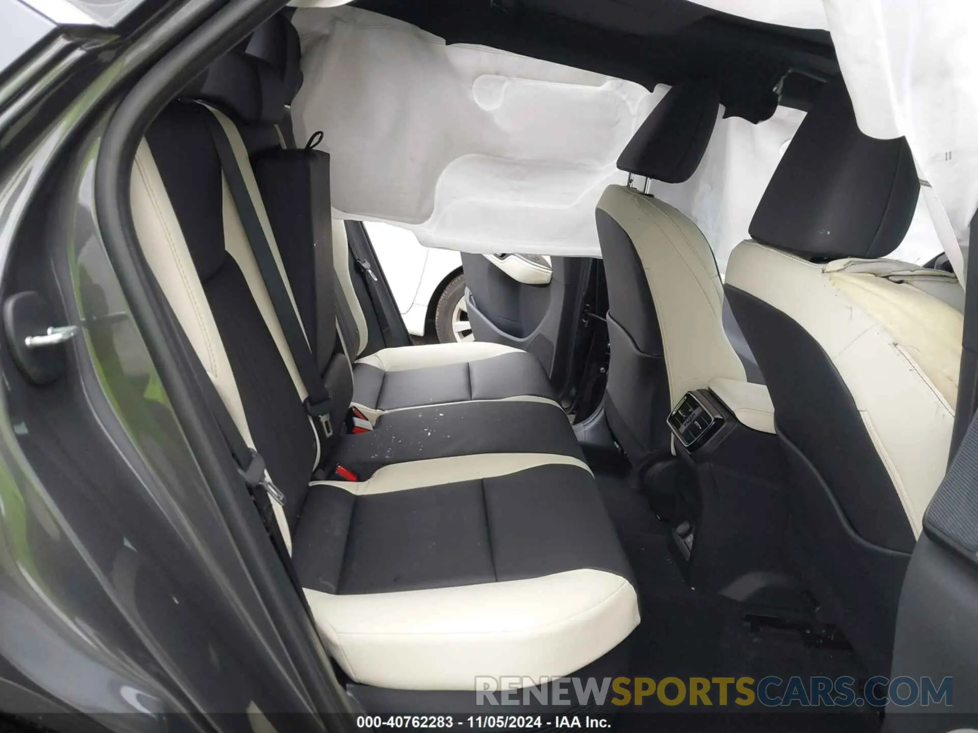 8 Photograph of a damaged car 2T2GKCEZXRC024645 LEXUS NX 350H 2024