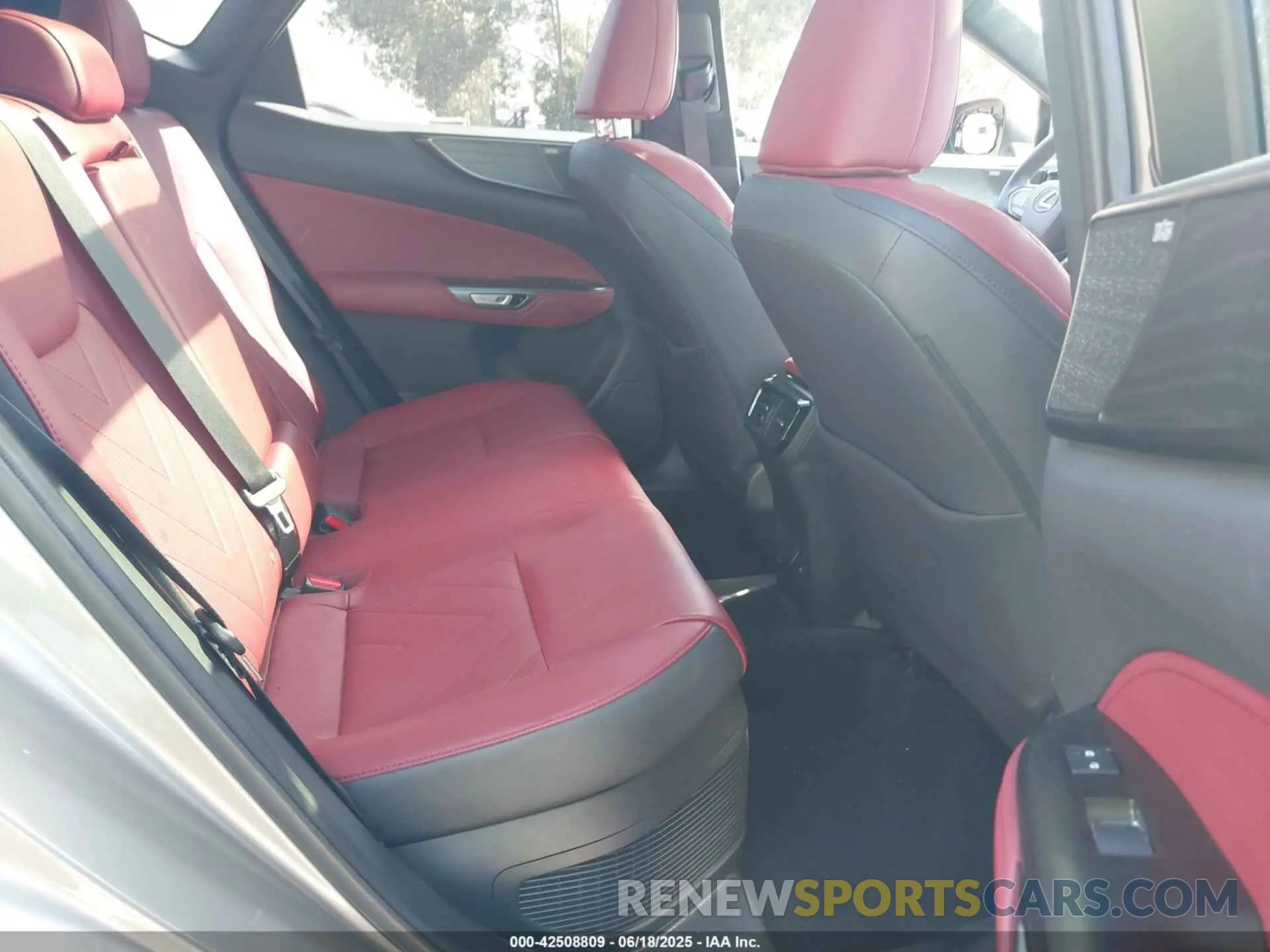 8 Photograph of a damaged car JTJHKCEZ5R5014365 LEXUS NX 350H 2024