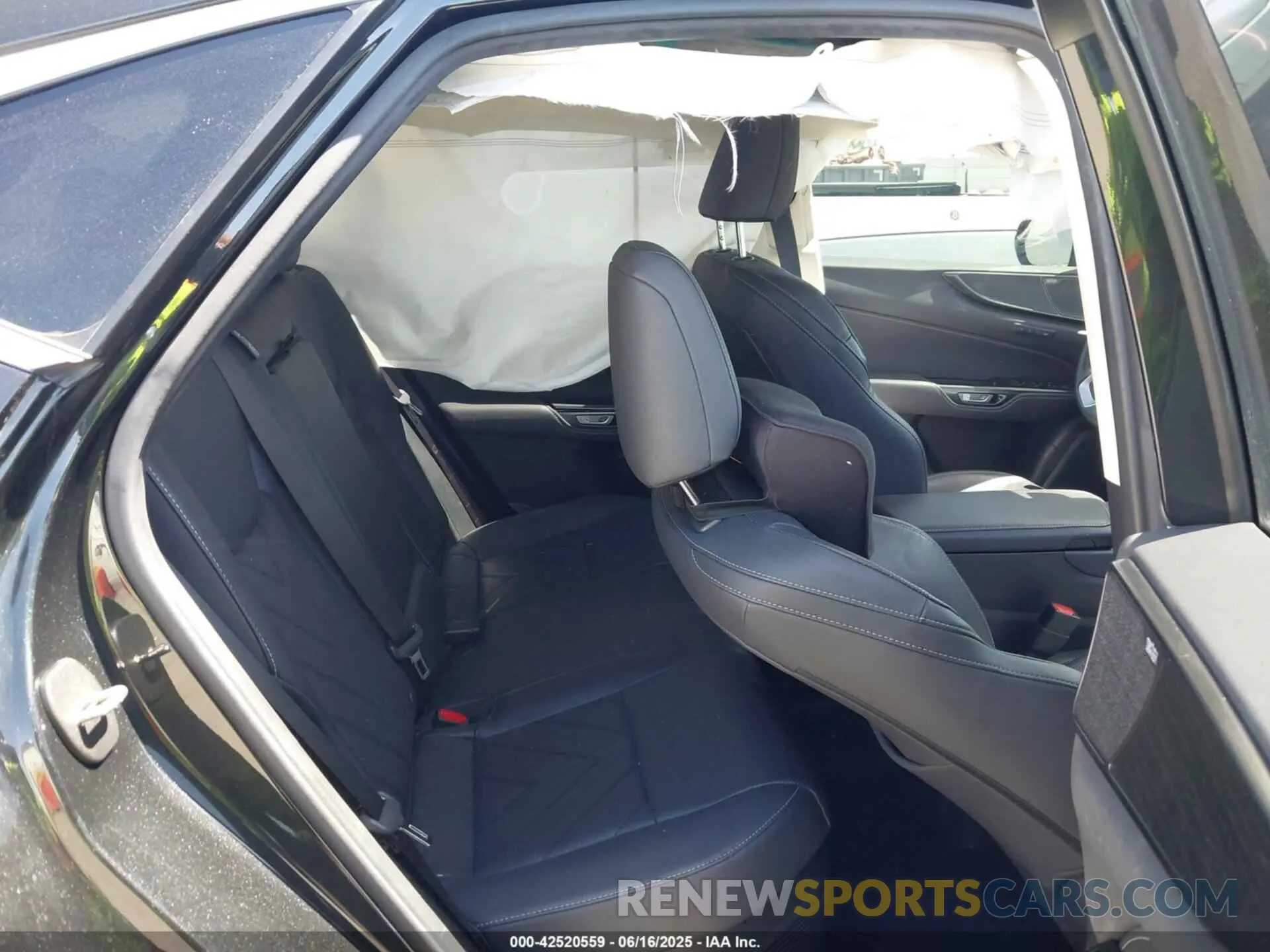 8 Photograph of a damaged car JTJHKCEZXR2030756 LEXUS NX 350H 2024