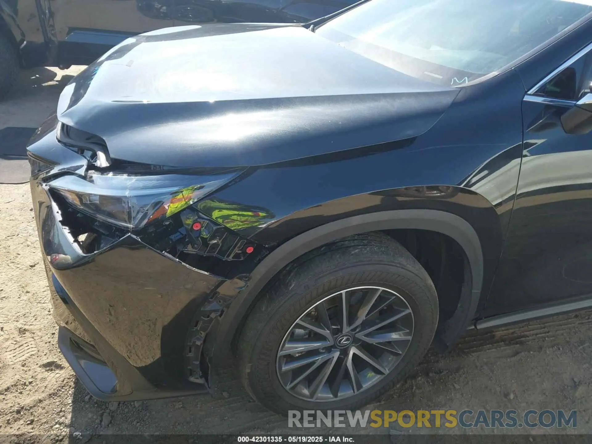 18 Photograph of a damaged car 2T2AKCEZ5SC035967 LEXUS NX 350H 2025