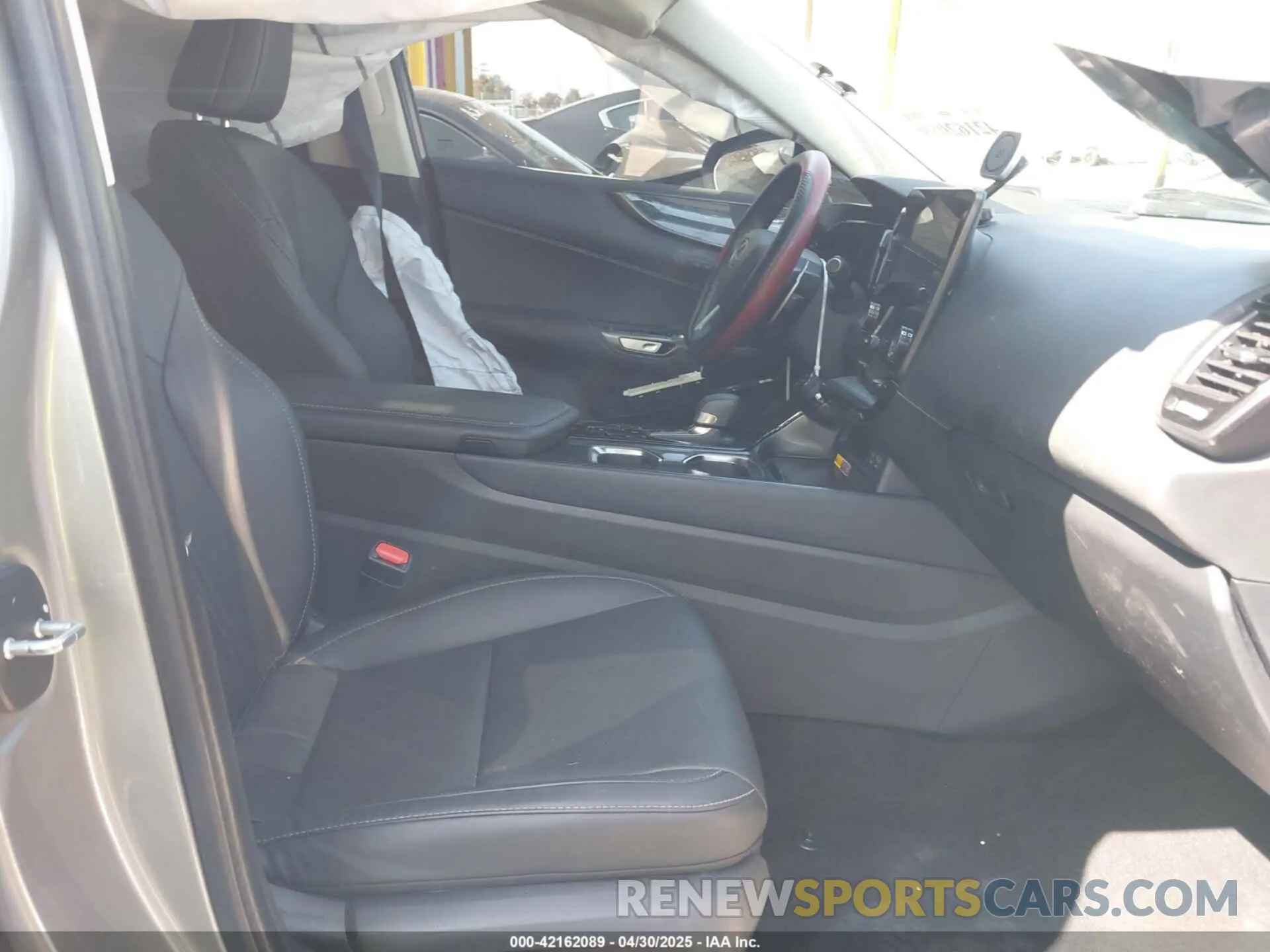 5 Photograph of a damaged car 2T2GKCEZ3SC036643 LEXUS NX 350H 2025