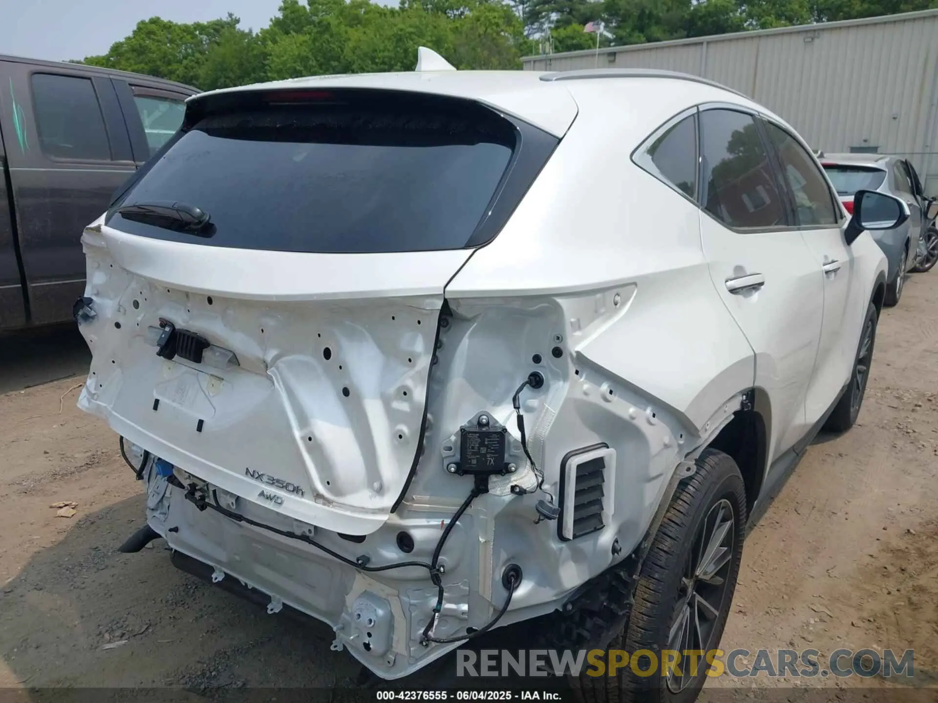 4 Photograph of a damaged car JTJGKCEZ2S5024692 LEXUS NX 350H 2025