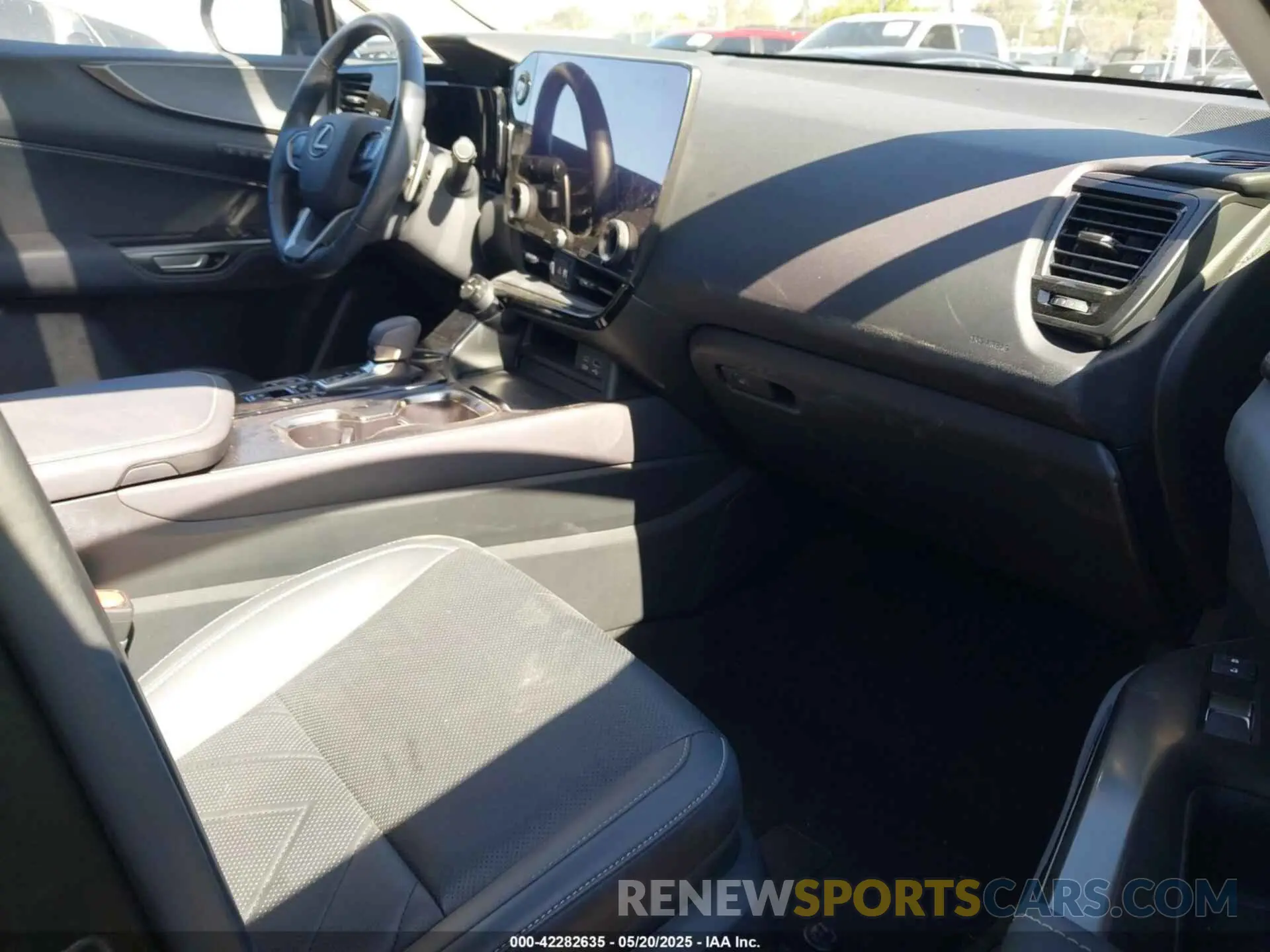 5 Photograph of a damaged car JTJHKCFZ0P2017929 LEXUS NX 450H+ 2023