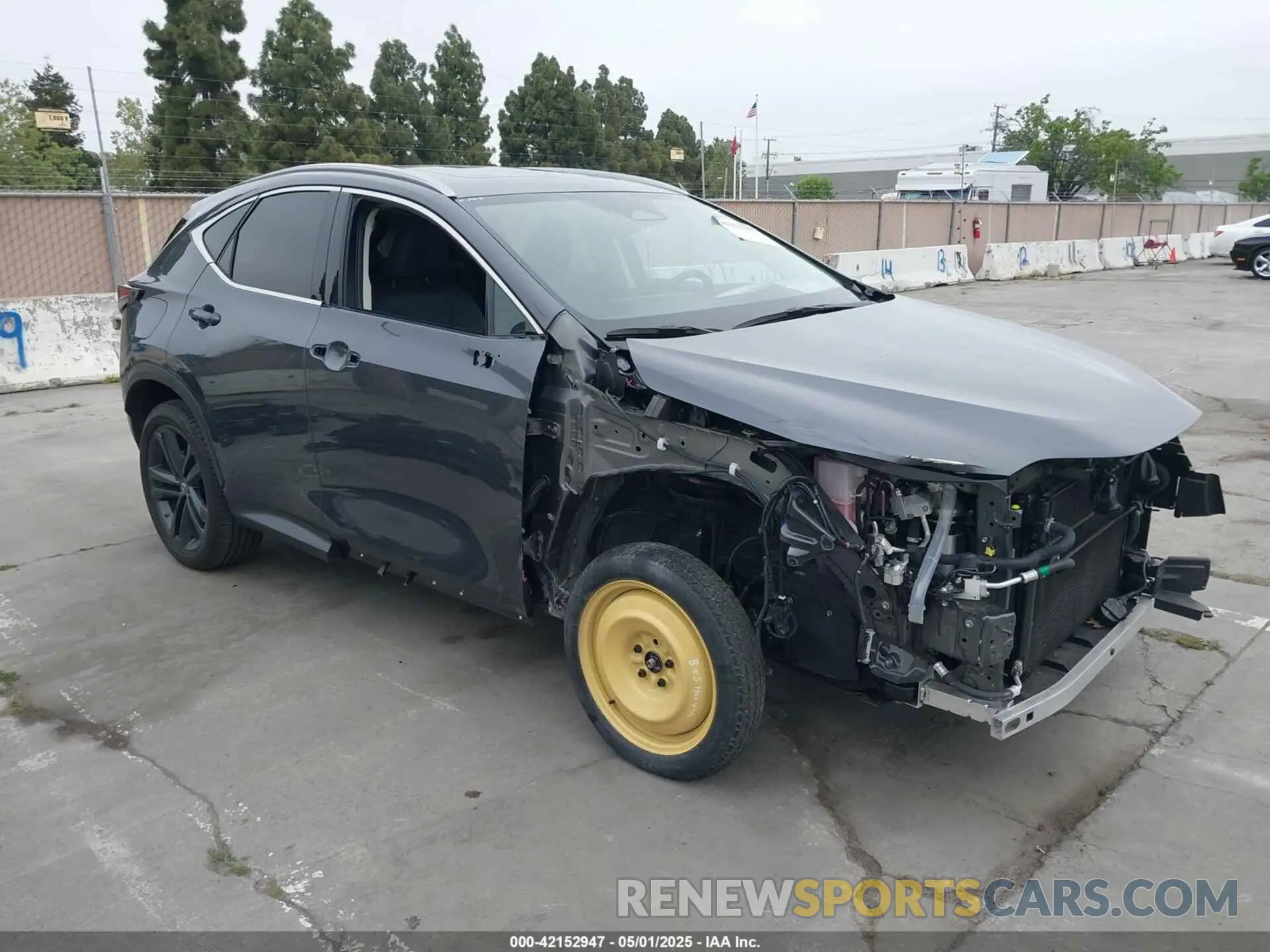 1 Photograph of a damaged car JTJHKCFZXP2017789 LEXUS NX 450H+ 2023