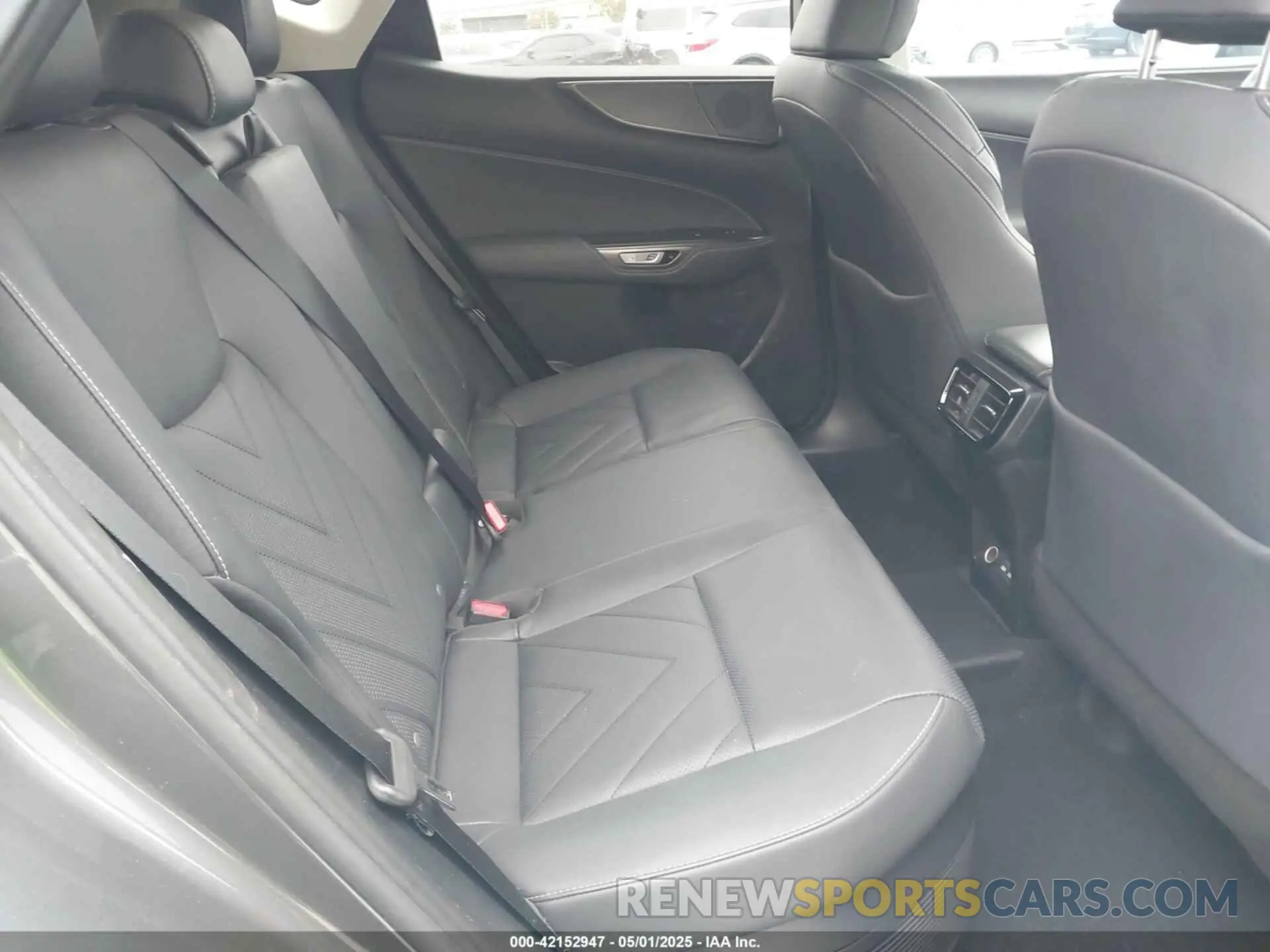 8 Photograph of a damaged car JTJHKCFZXP2017789 LEXUS NX 450H+ 2023