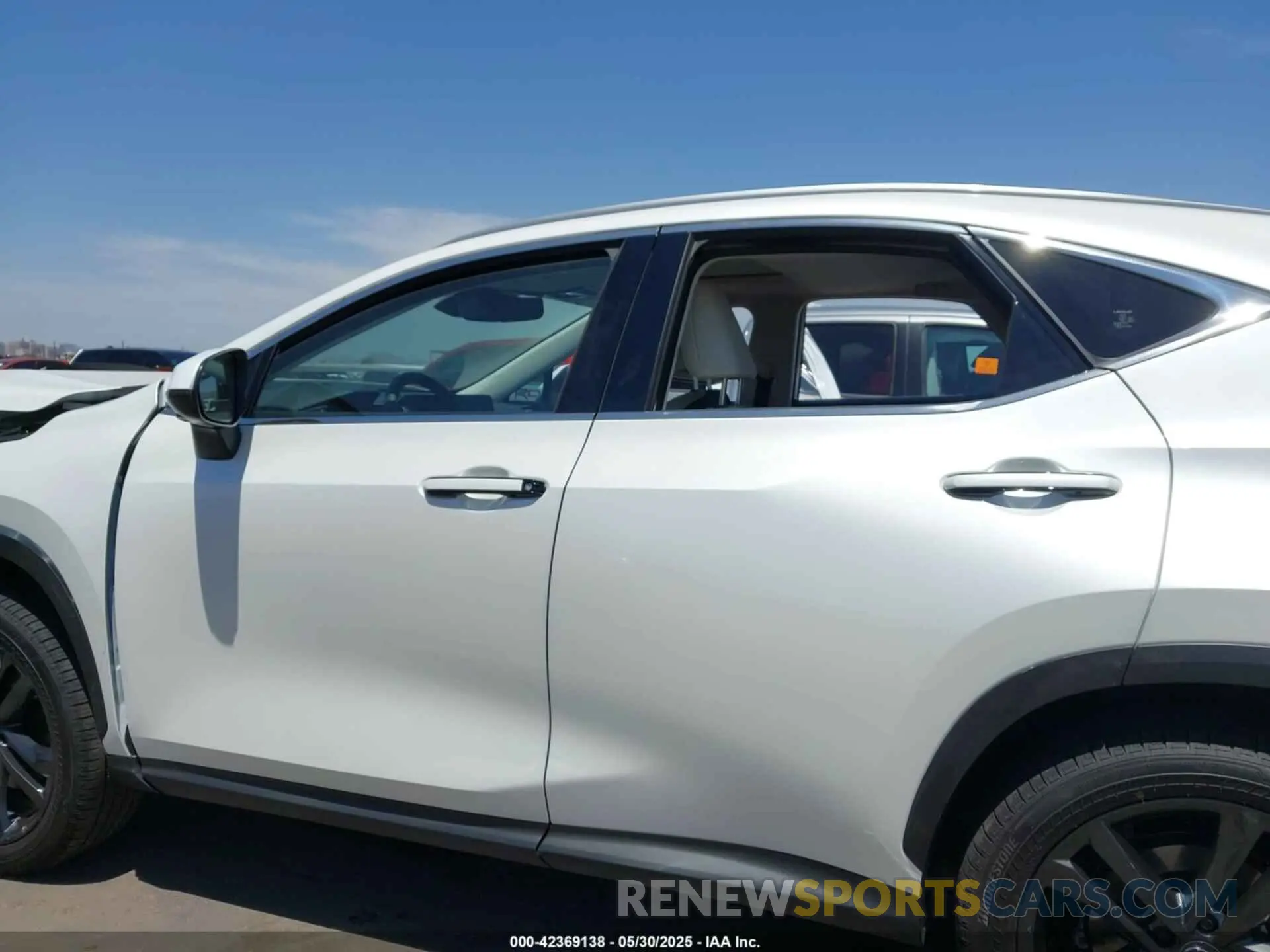 14 Photograph of a damaged car JTJHKCFZ0S2057811 LEXUS NX 450H+ 2025