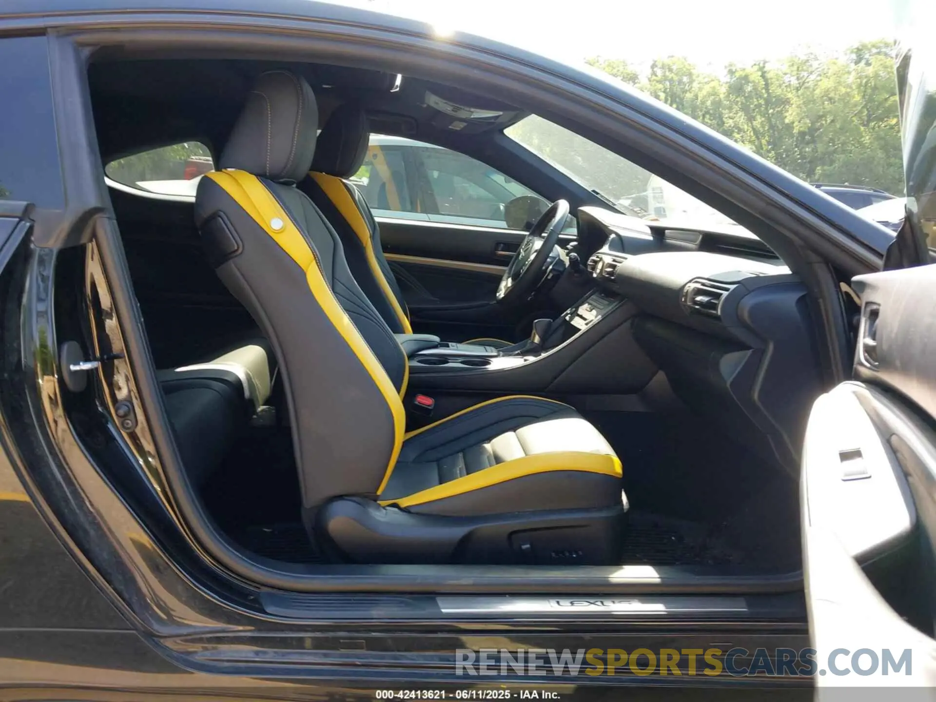 5 Photograph of a damaged car JTHHA5BC1K5010352 LEXUS RC 300 2019
