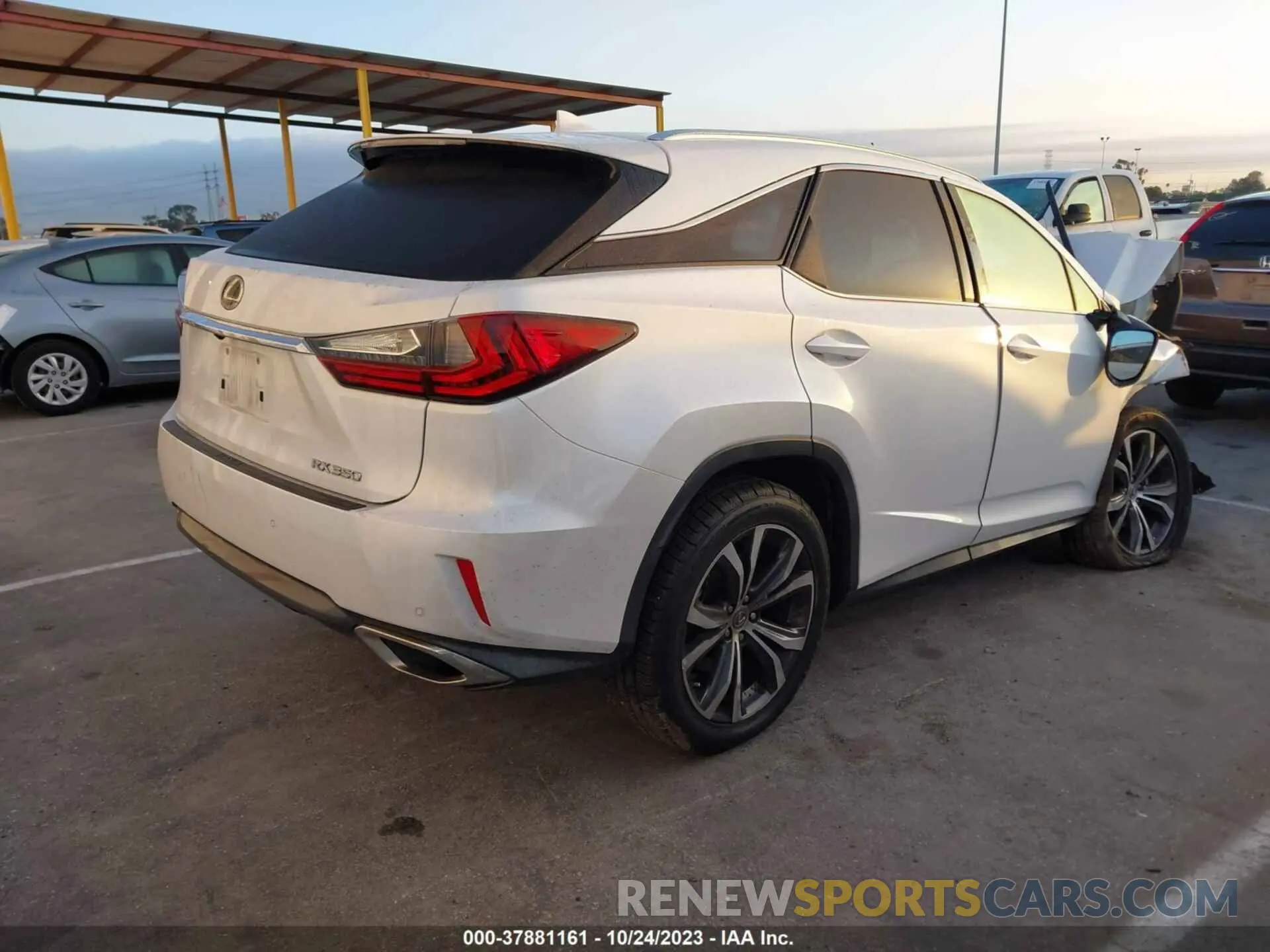4 Photograph of a damaged car 2T2ZZMCA7GC032951 LEXUS RX 2016