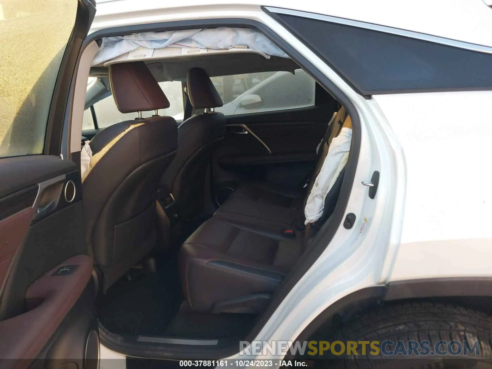 8 Photograph of a damaged car 2T2ZZMCA7GC032951 LEXUS RX 2016