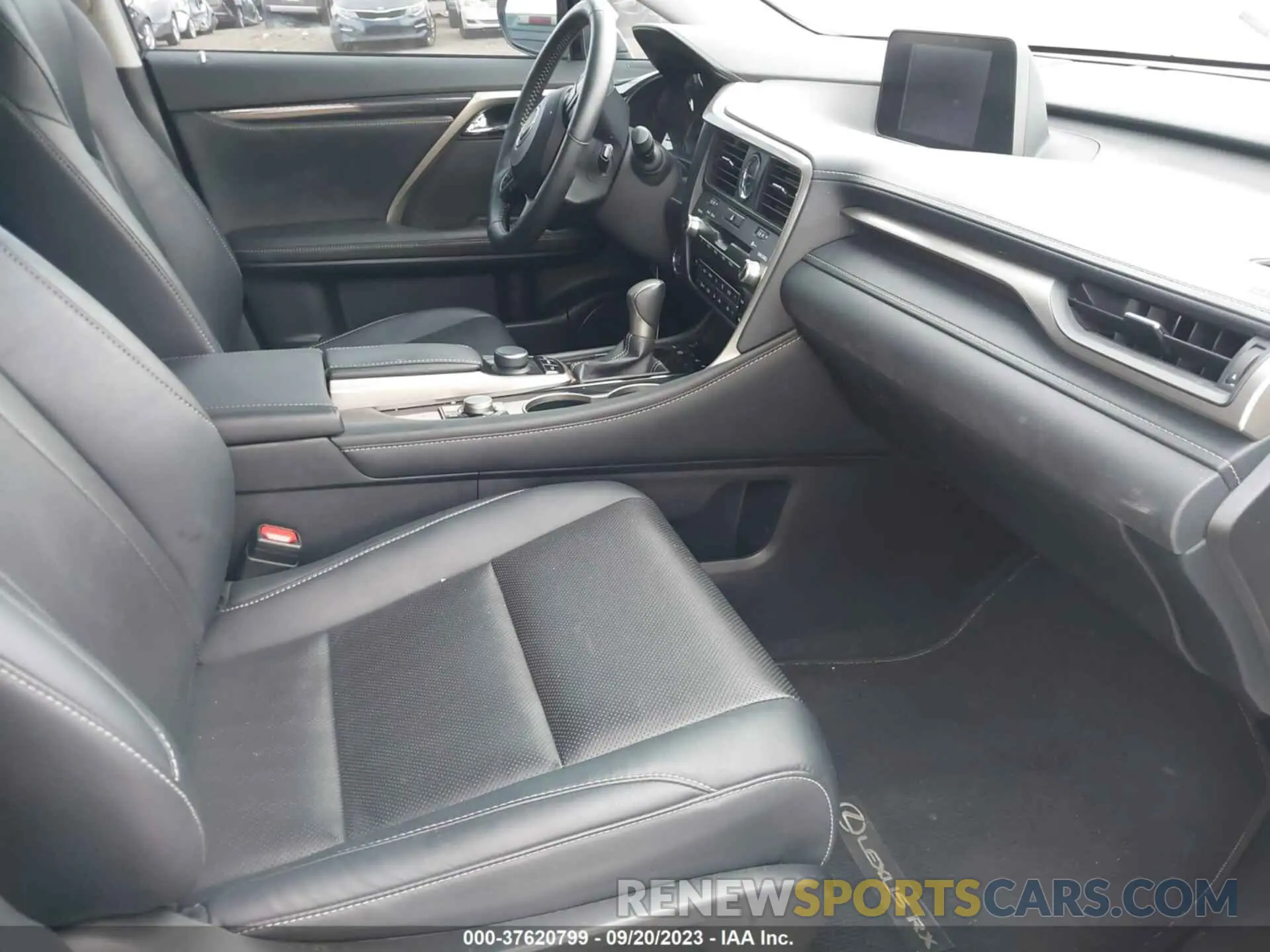 5 Photograph of a damaged car 2T2ZZMCA1HC039928 LEXUS RX 2017
