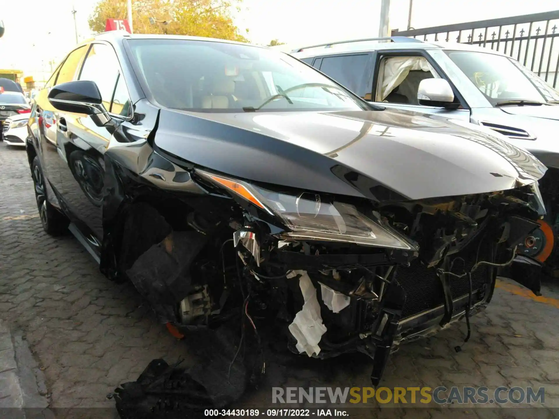 1 Photograph of a damaged car 000ZZMCA4KC119893 LEXUS RX 2019