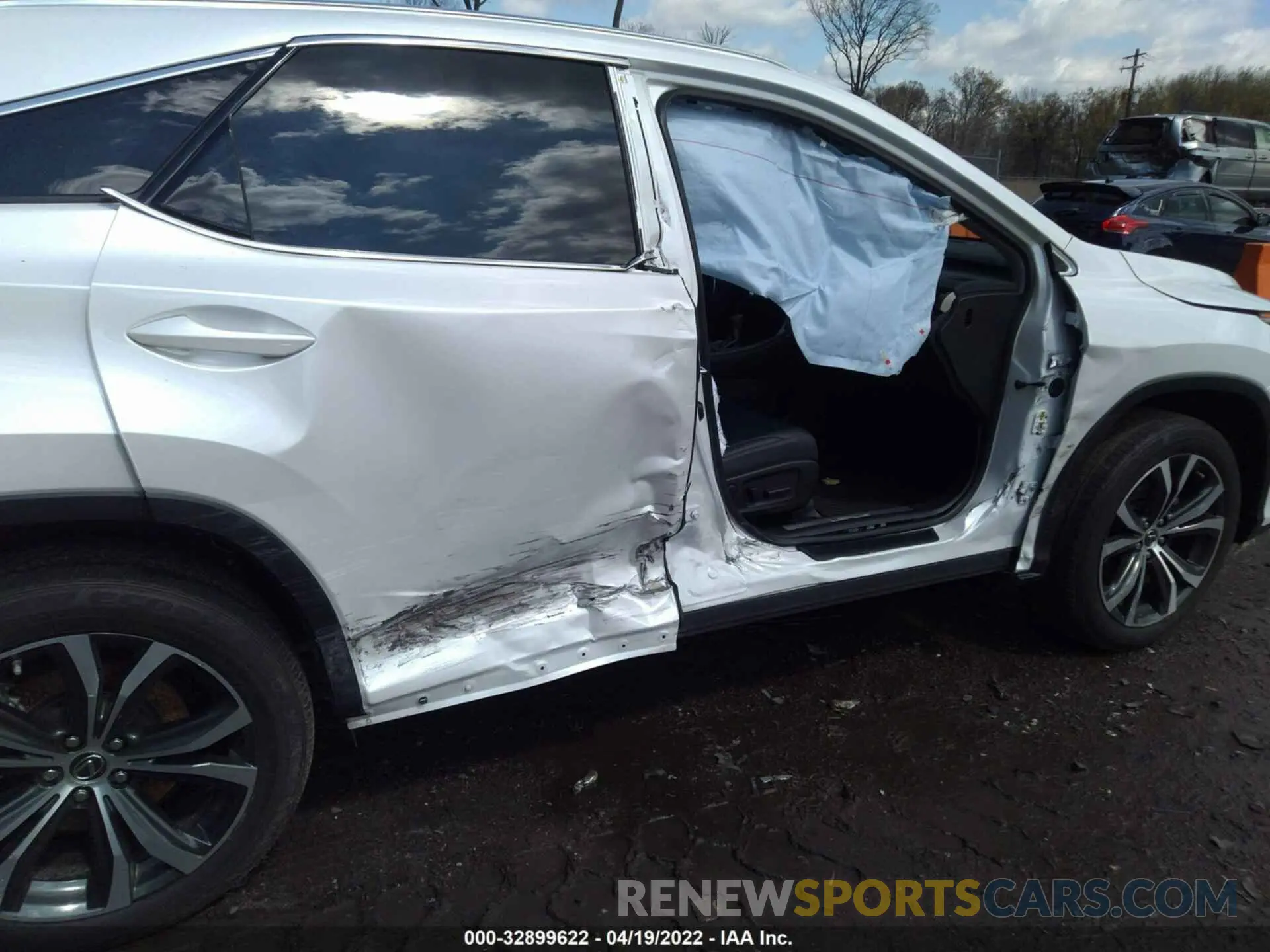 6 Photograph of a damaged car 2T2BZMCA3KC208193 LEXUS RX 2019