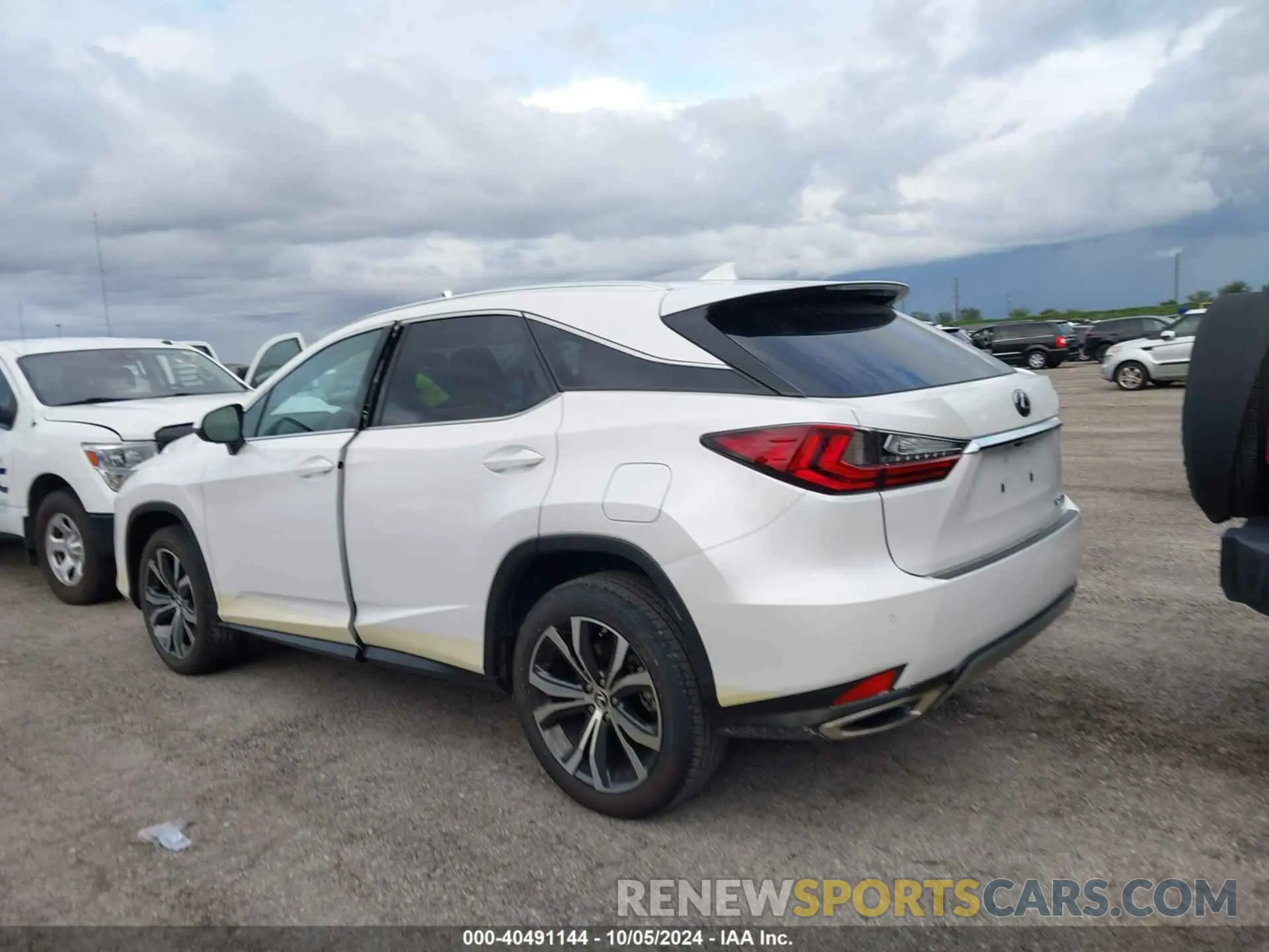 14 Photograph of a damaged car 2T2HZMAA1LC175466 LEXUS RX 2020