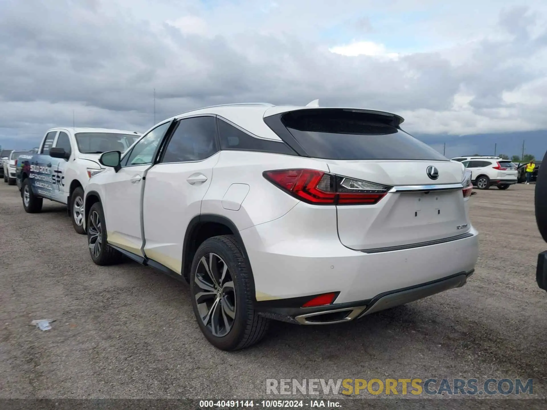 3 Photograph of a damaged car 2T2HZMAA1LC175466 LEXUS RX 2020
