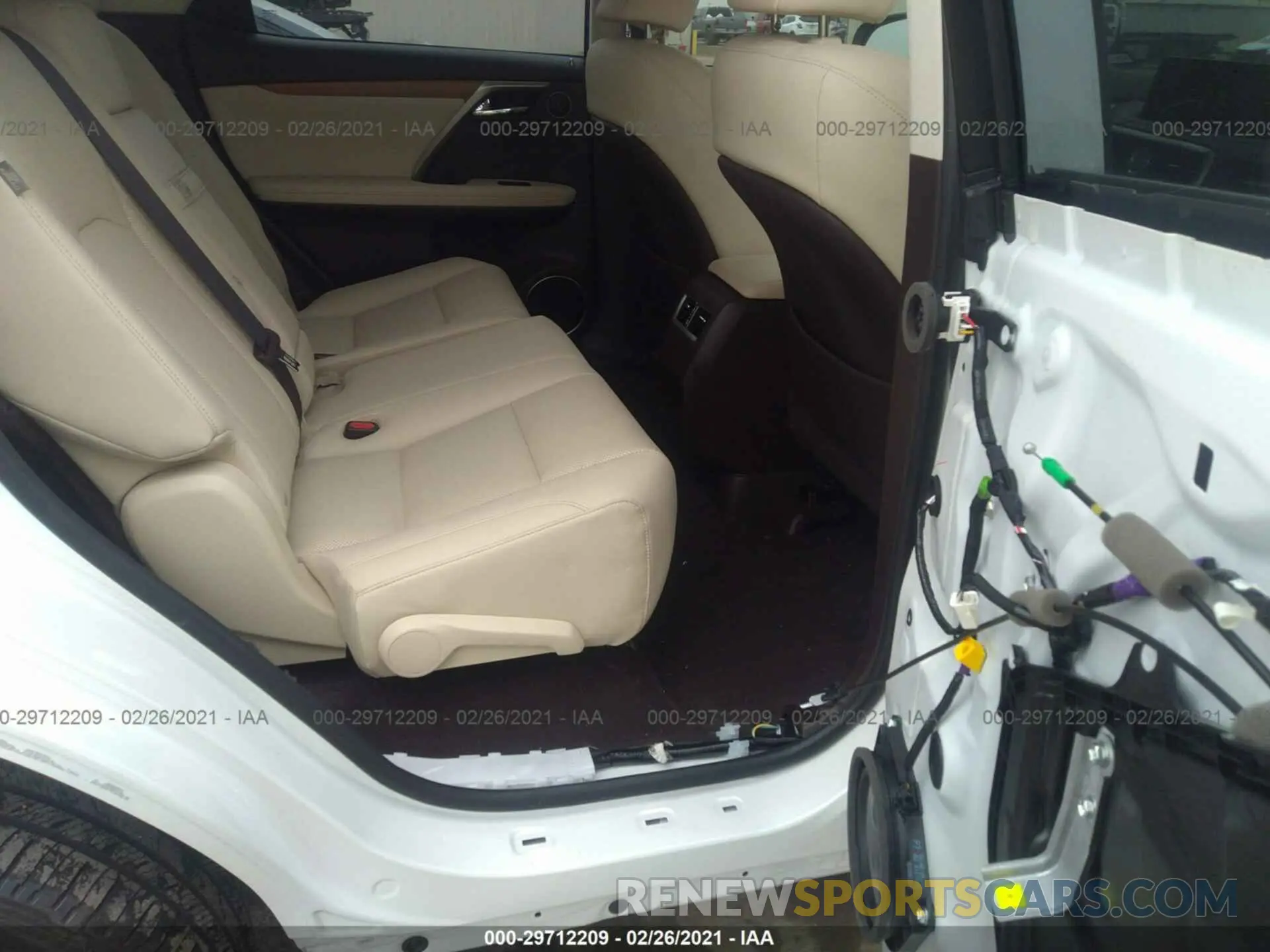 8 Photograph of a damaged car 2T2HZMAA8LC154484 LEXUS RX 2020