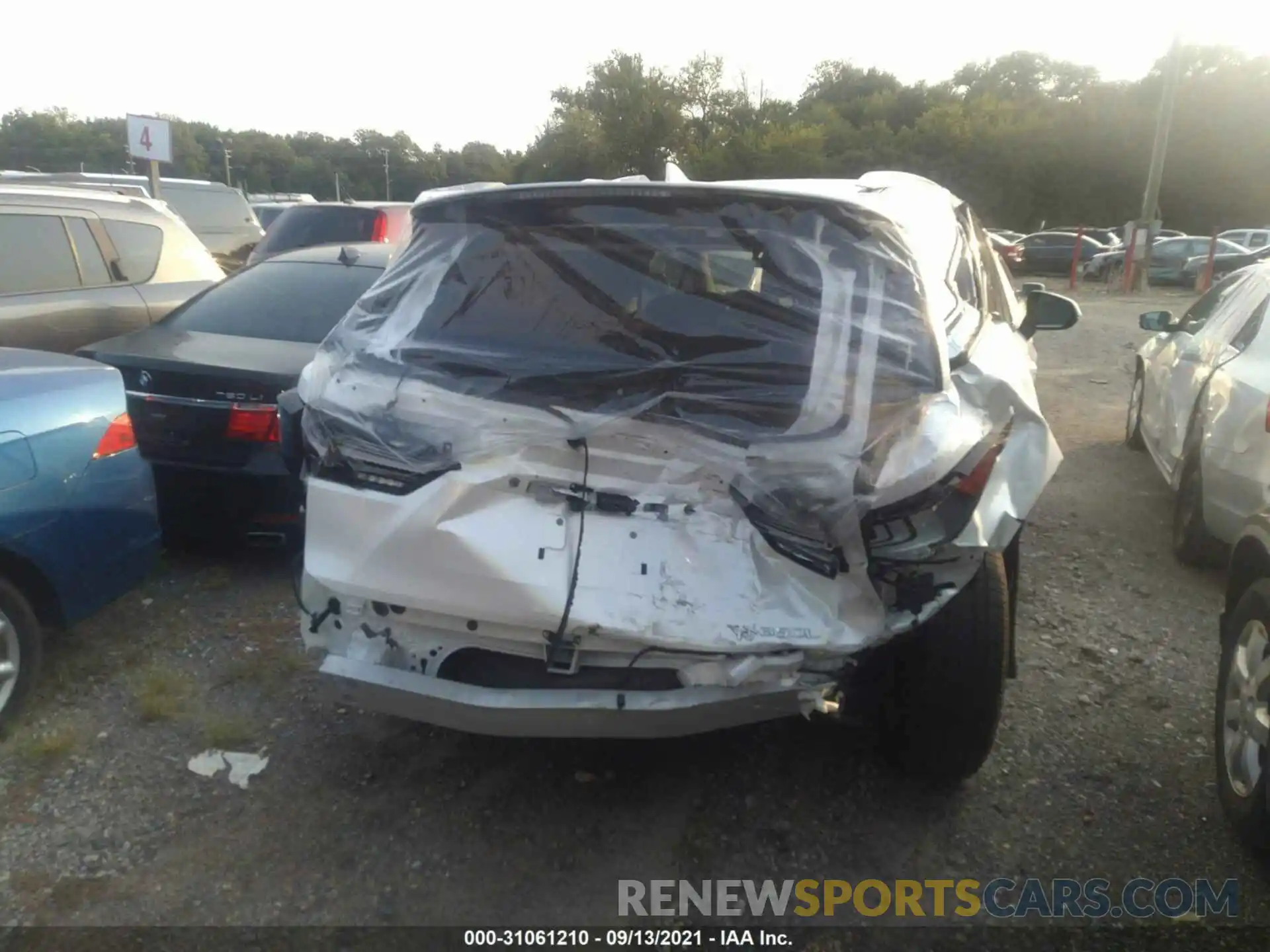 6 Photograph of a damaged car JTJJZKFA6L2021981 LEXUS RX 2020