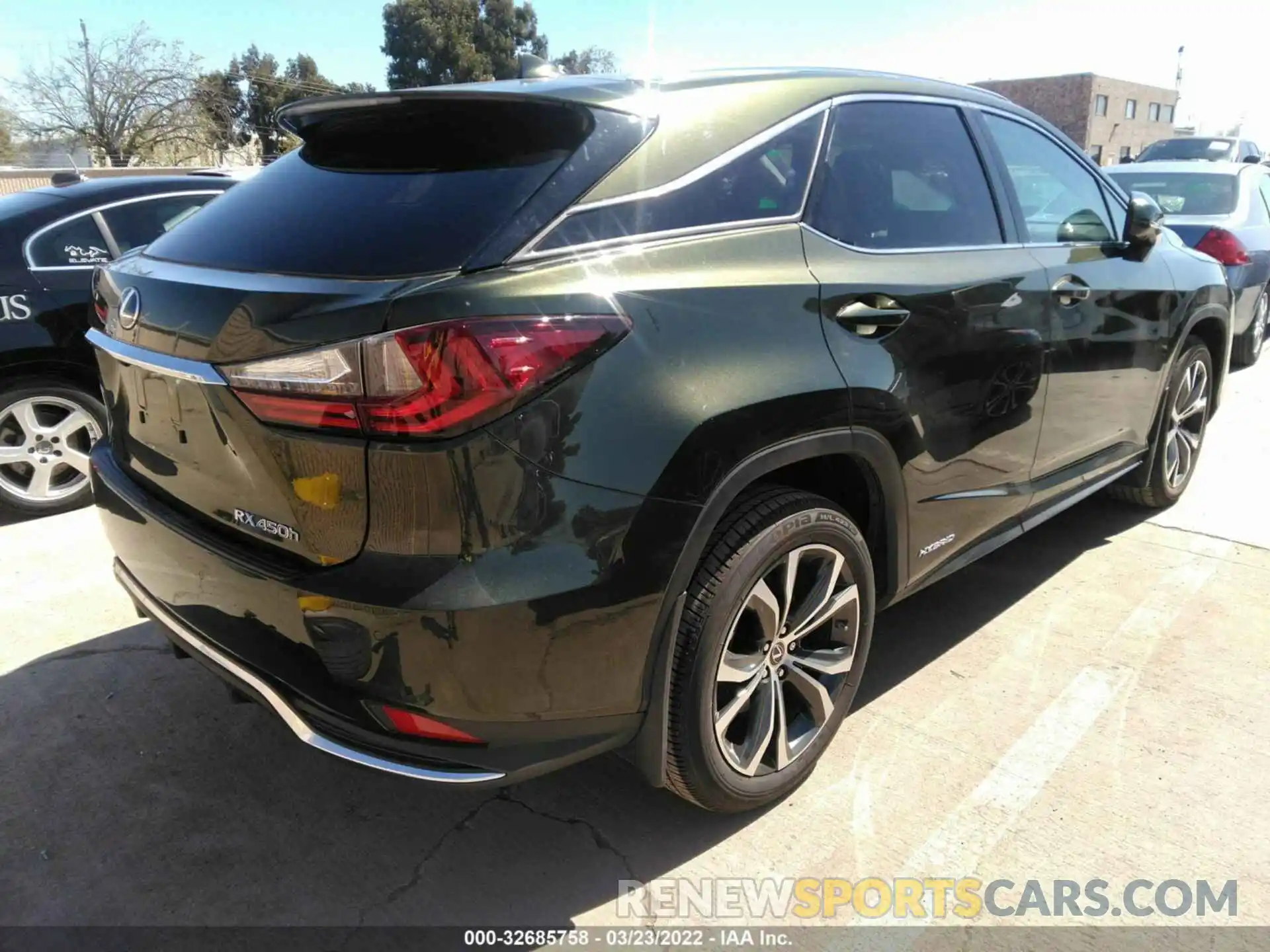 4 Photograph of a damaged car 2T2HGMDA7NC077112 LEXUS RX 2022