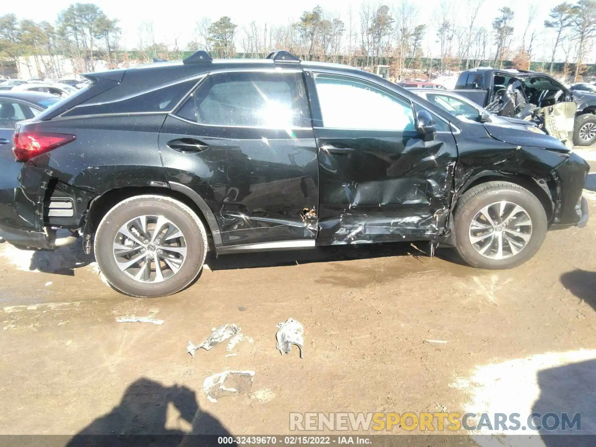 6 Photograph of a damaged car 2T2HZMDA4NC311961 LEXUS RX 2022