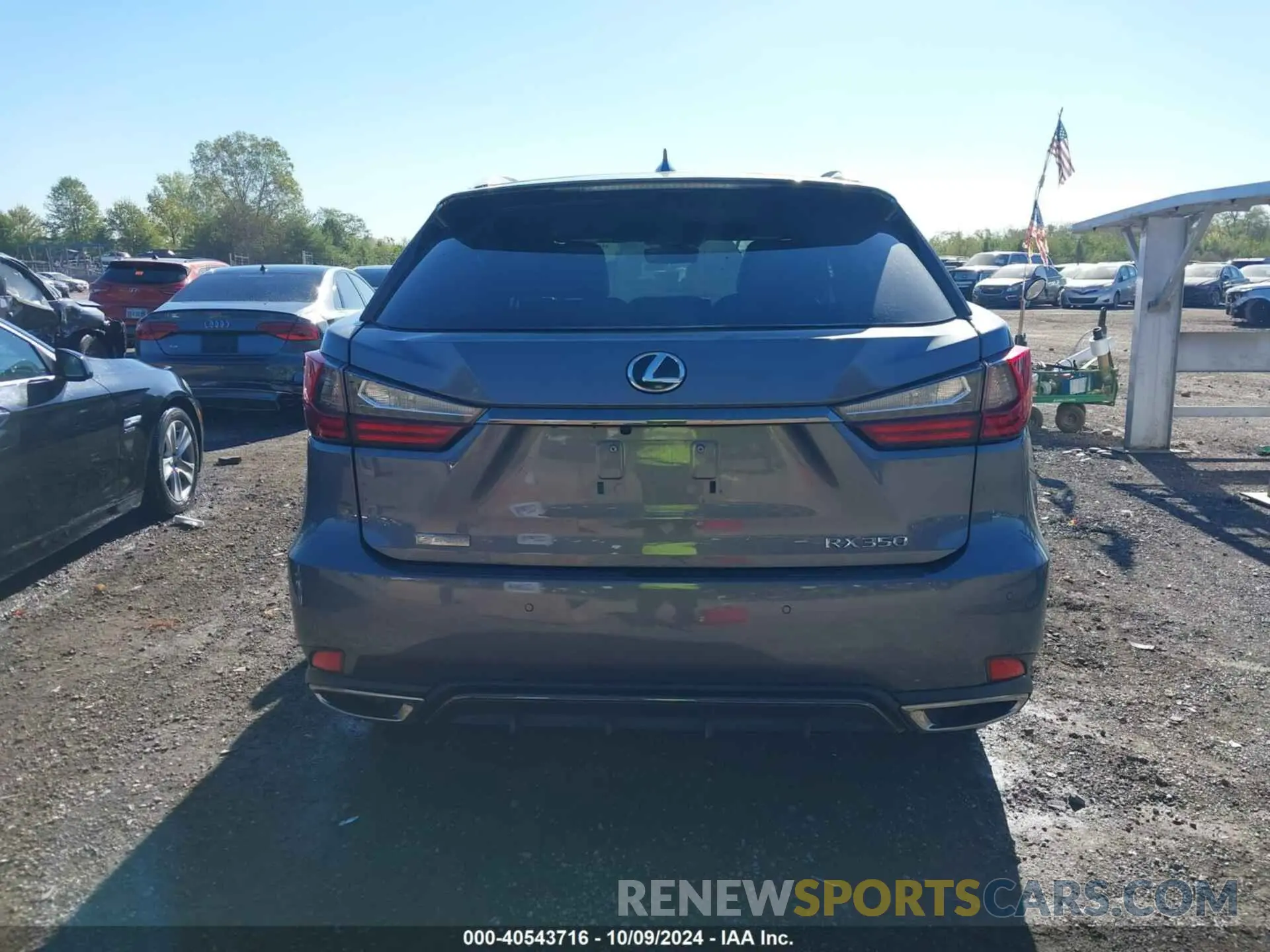 17 Photograph of a damaged car 2T2YZMDA5NC345147 LEXUS RX 2022