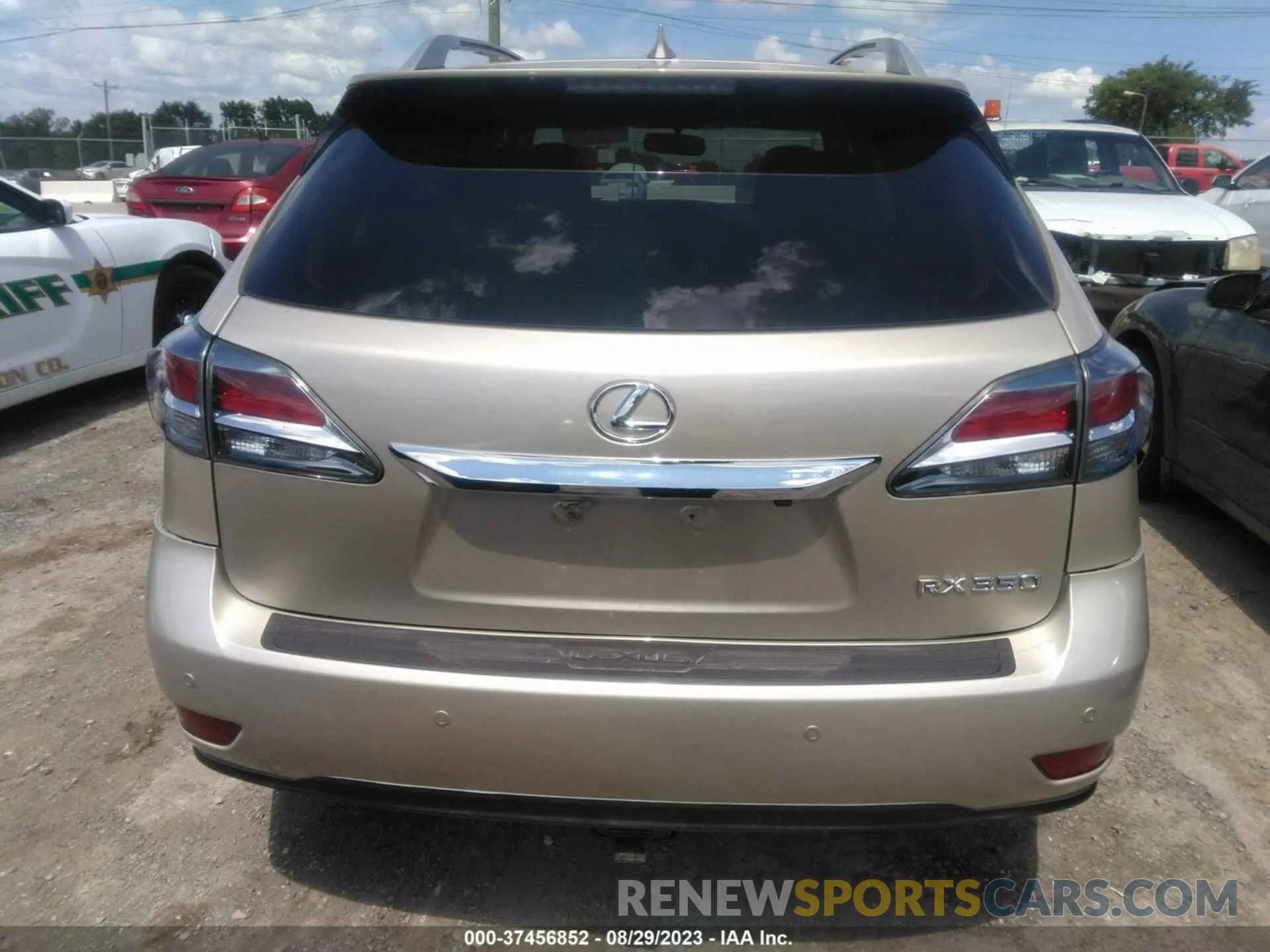 16 Photograph of a damaged car 2T2ZK1BA4FC177187 LEXUS RX 350 2015
